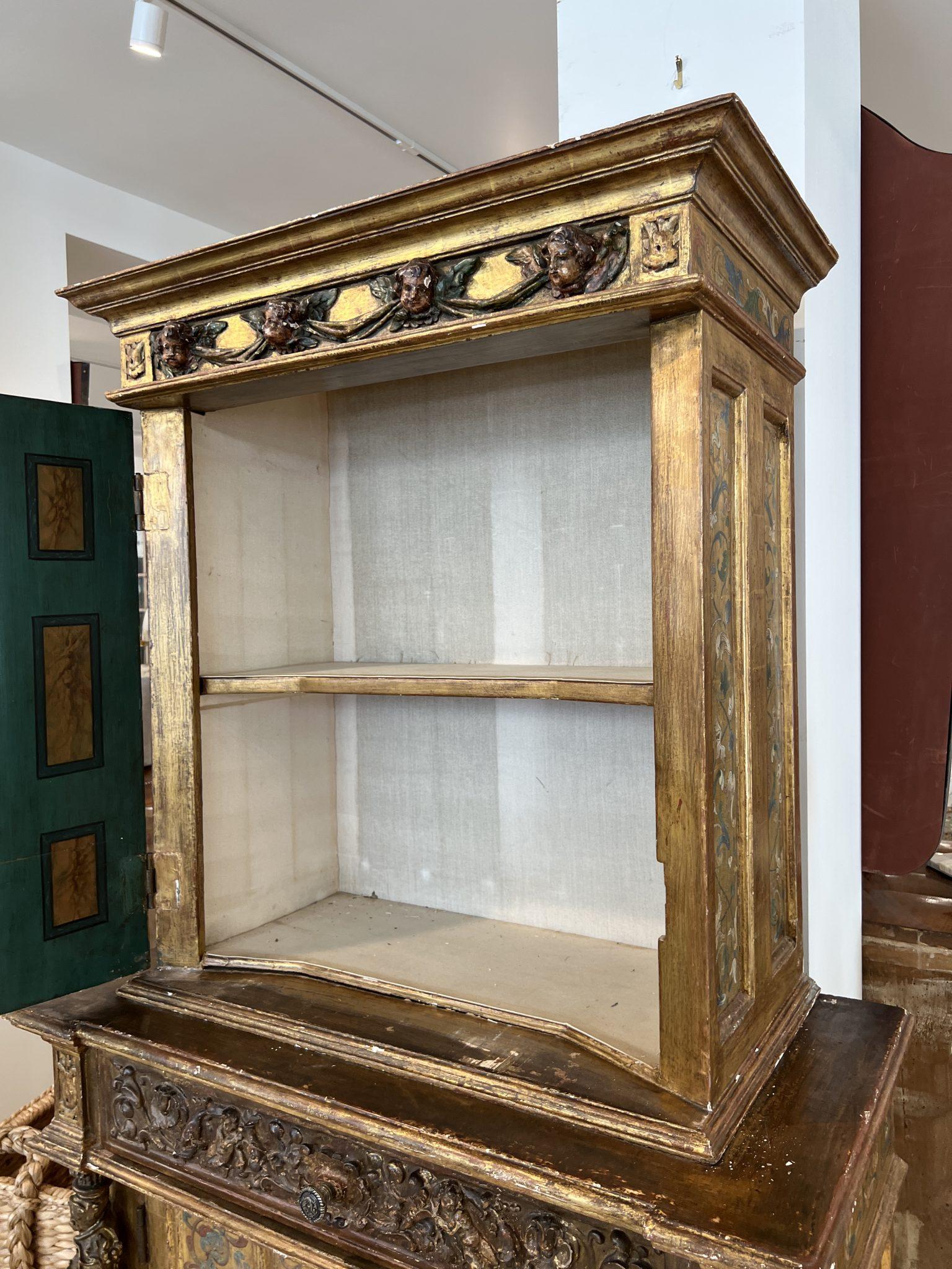 Gilded Cabinet, 18th Century For Sale 1