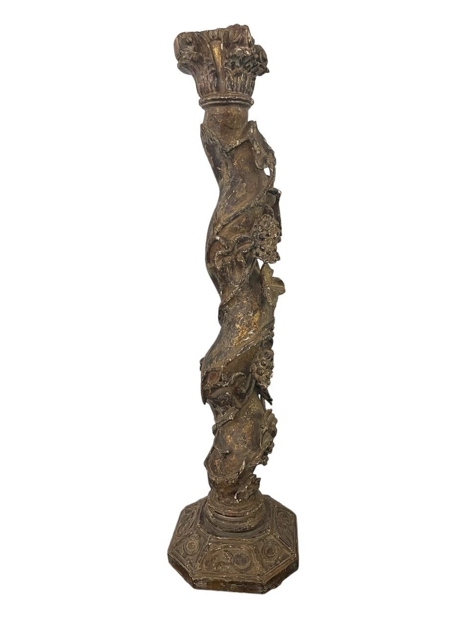 Baroque Colonne A Solomon du 17e siècle, sculptée et dorée en vente