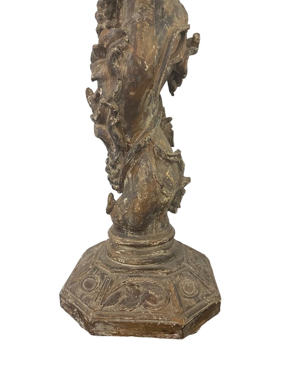 Espagnol Colonne A Solomon du 17e siècle, sculptée et dorée en vente