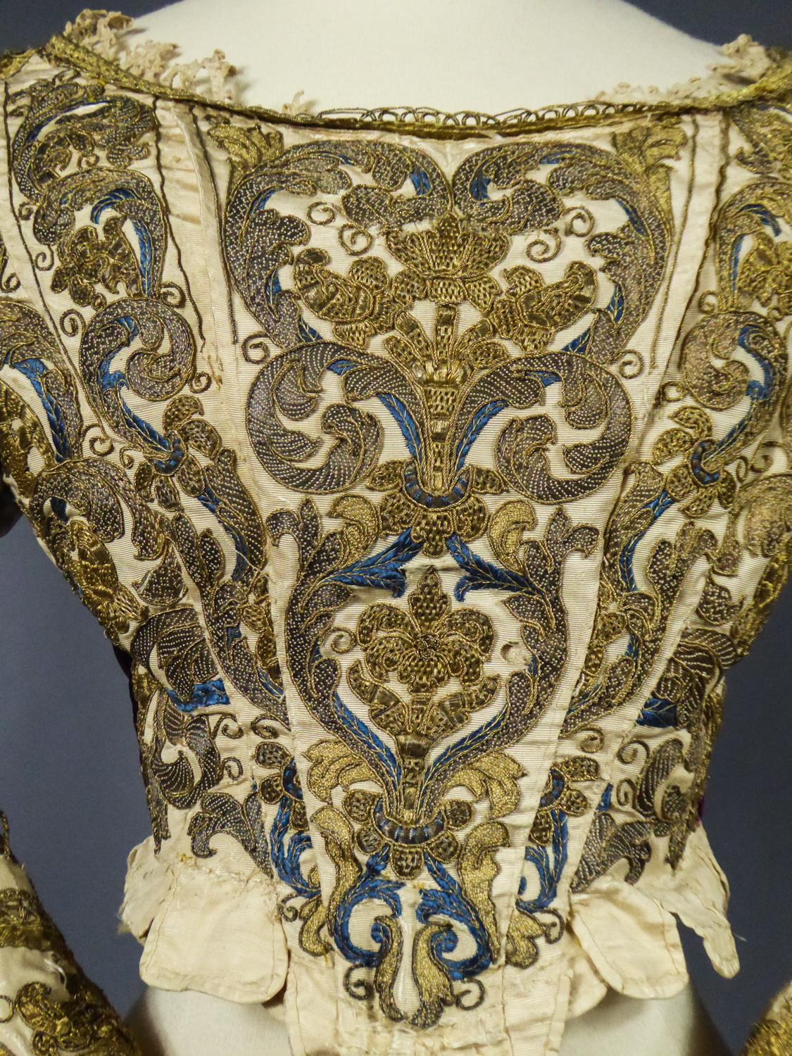 17th Century Golden Embroidered Baroque European Bodice Modified 19th Century In Good Condition In Toulon, FR
