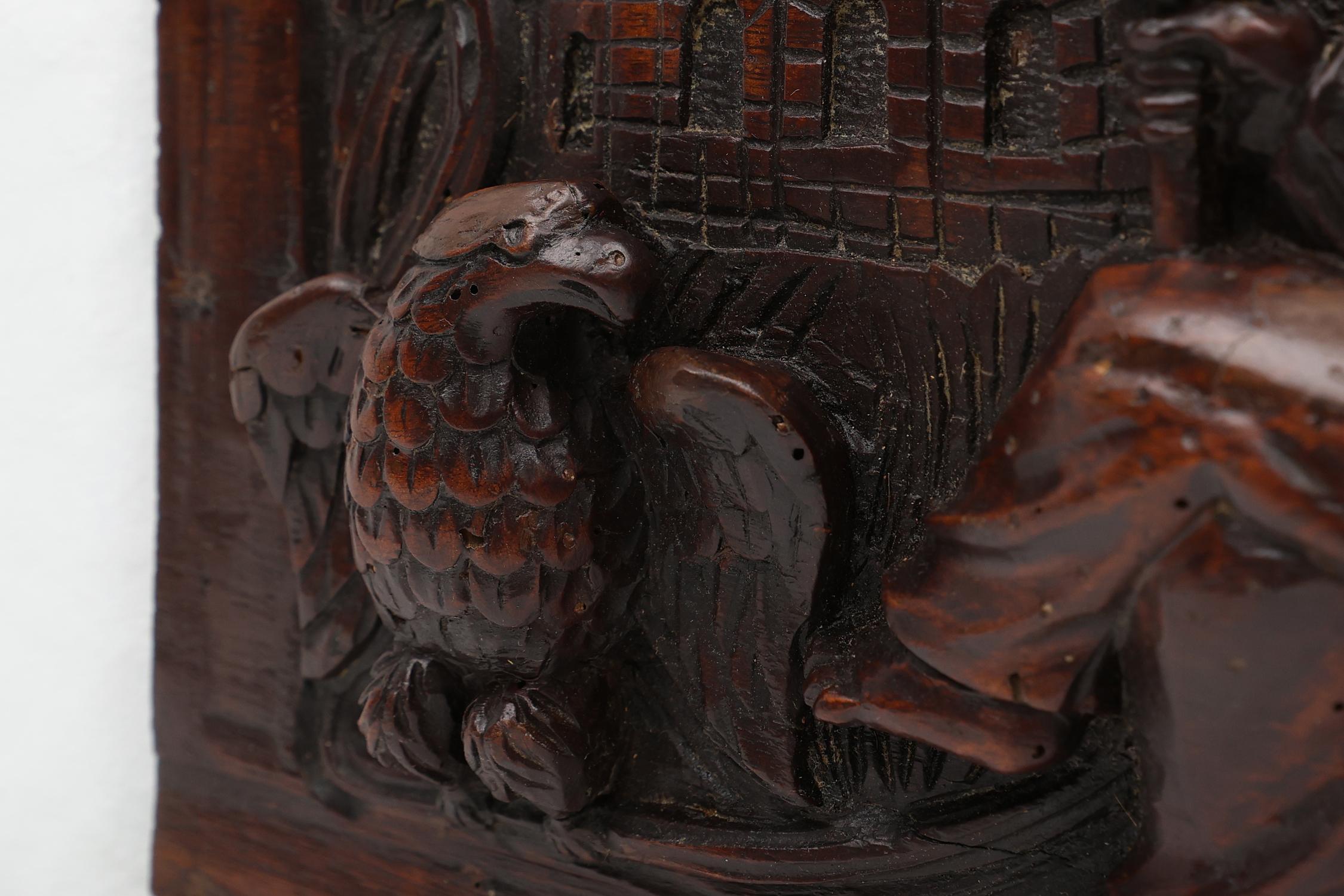 Chêne Panneau gothique en chêne sculpté à la main du 17e siècle provenant de Belgique en vente