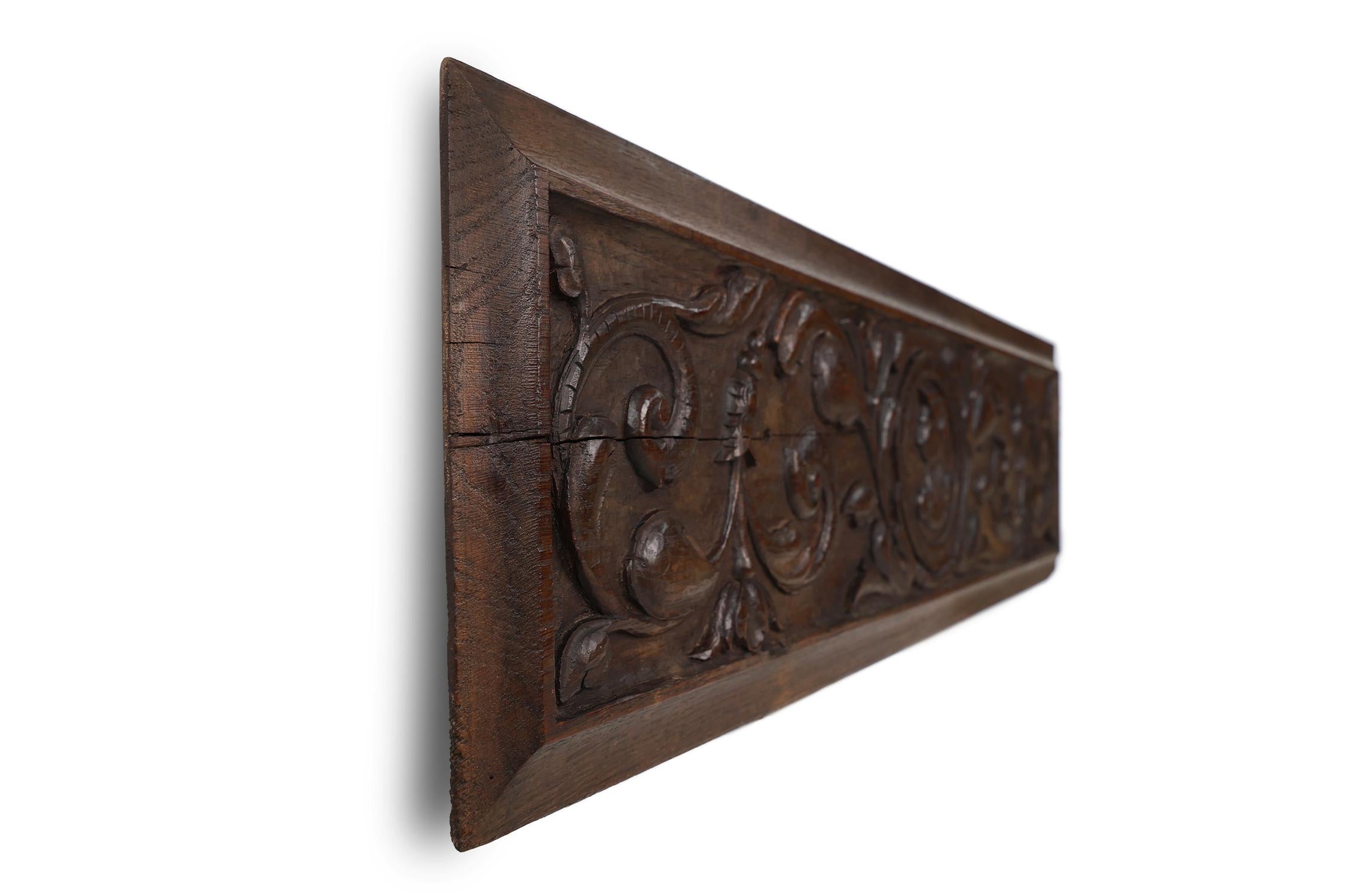17th Century Gothic sculpted oak panel, Belgium For Sale 1