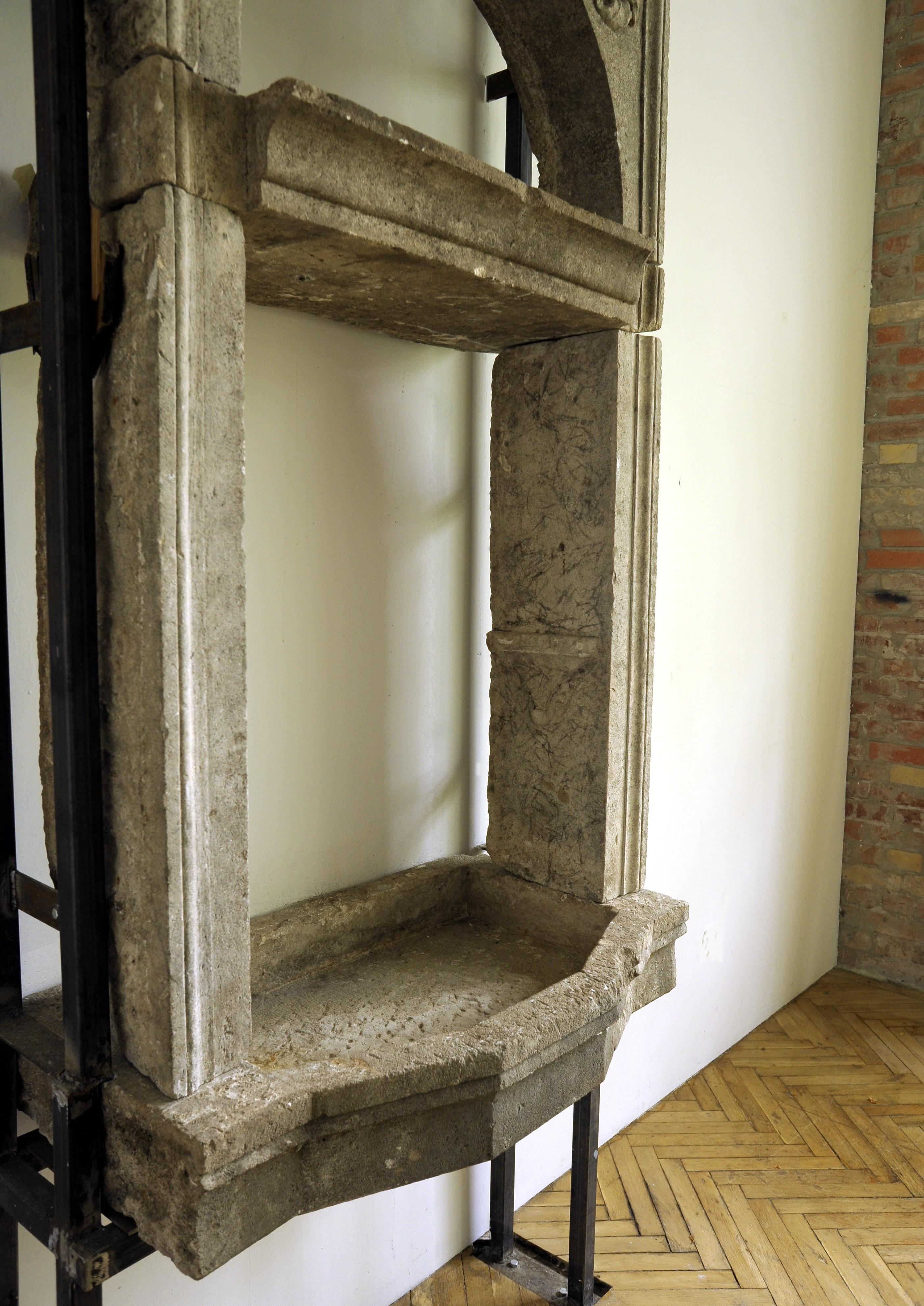 18th Century and Earlier 17th Century Handcrafted Limestone Italian Renaissance Sink For Sale