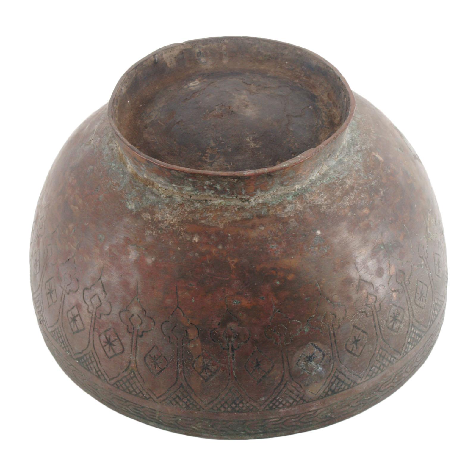 17th Century Heavy Copper Bowls with Ladle Covered with Tin, Handmade In Good Condition In Vigonza, Padua