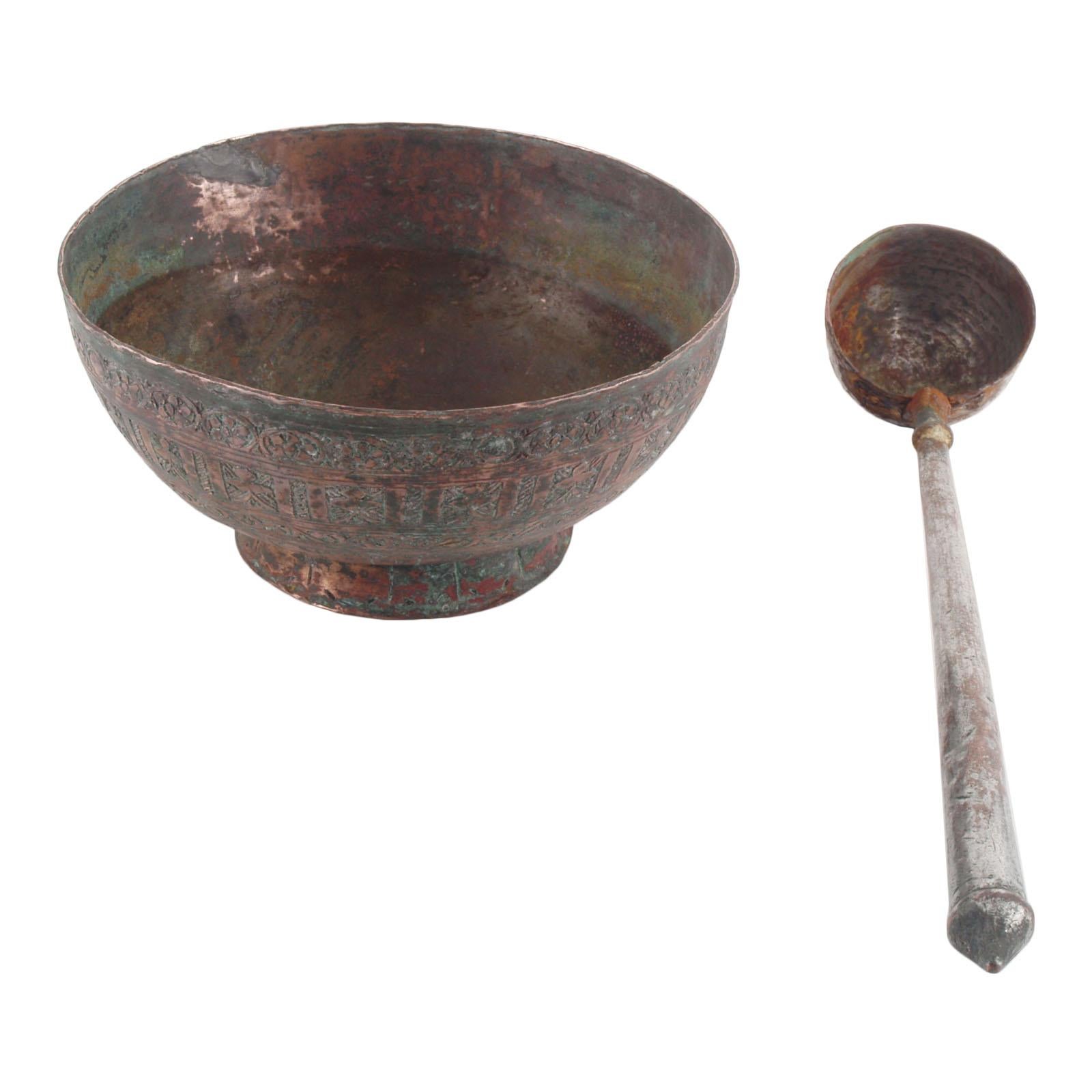 Bols en cuivre lourd du 17ème siècle avec louche recouverte d'étain, faits à la main en vente