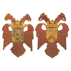 Heraldischer Wappenmantel aus dem 17. Jahrhundert, doppelköpfiger Barockadler mit Wappenapplikation