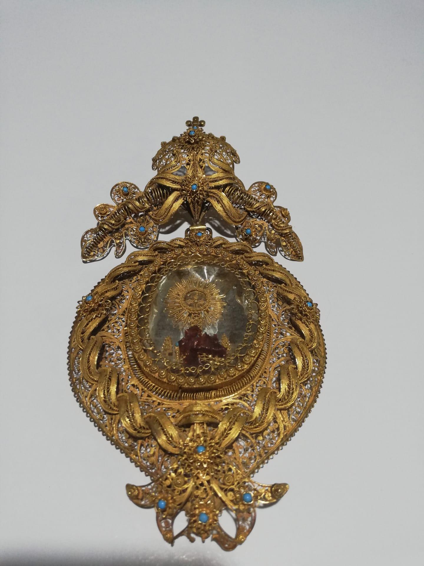 Women's 17th Century Filigree Handmade 20.5 Karat Gold Reliquary Medallion