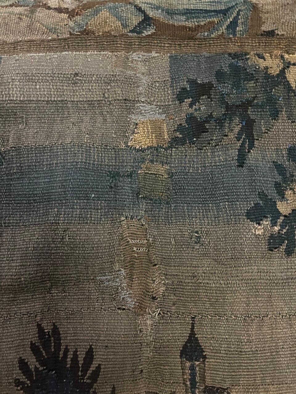 17th Century Hunt Scene Tapestry In Good Condition For Sale In Houston, TX