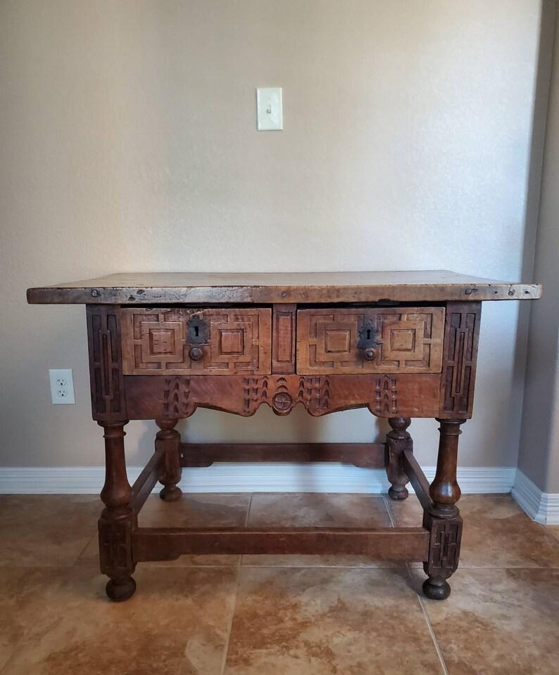 17th Century Iberian Rustic Table For Sale 3