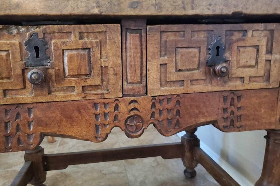 Rustique Table rustique ibérique du XVIIe siècle en vente