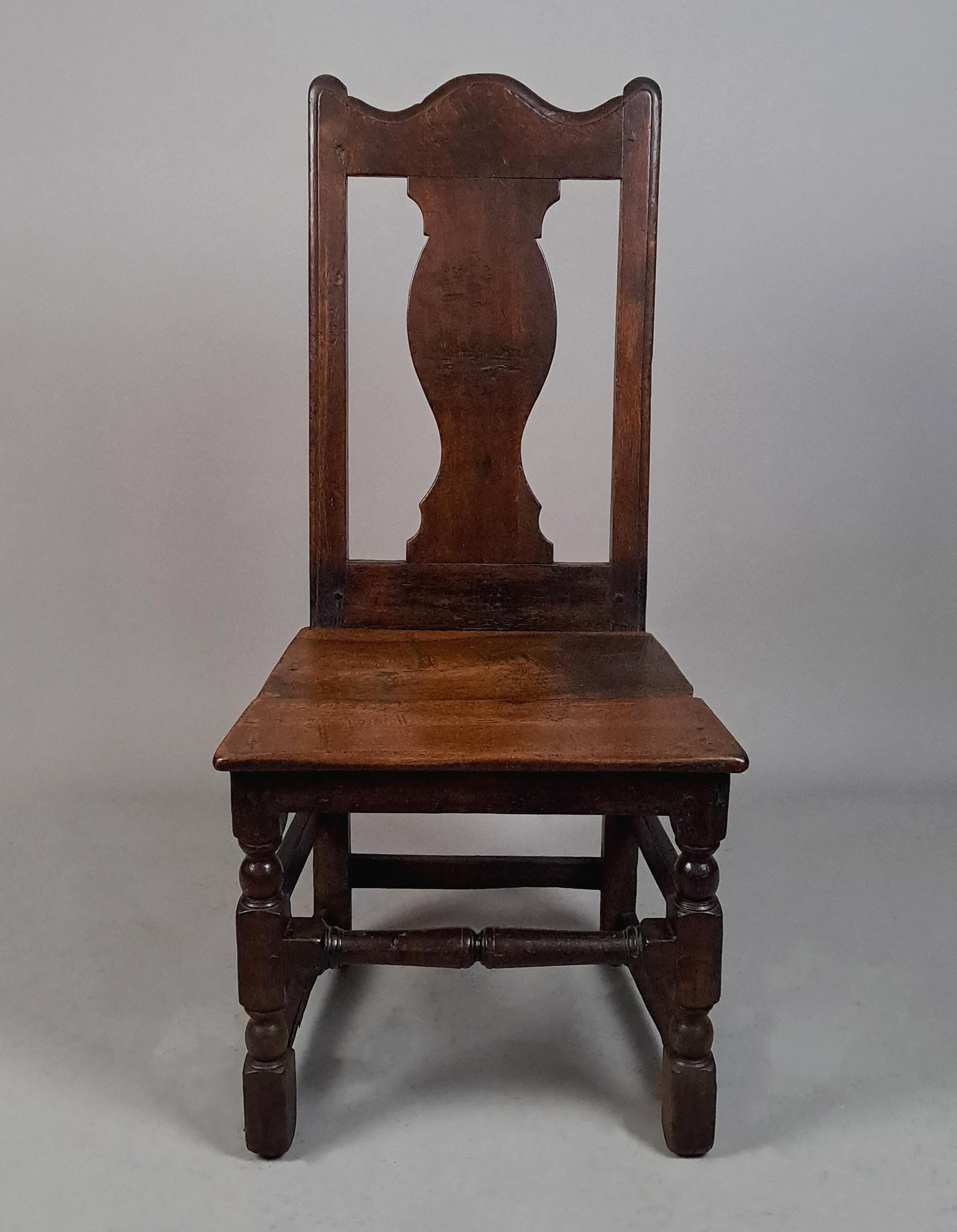 17th Century Irish Oak Slat Back Chair c. 1690 In Good Condition For Sale In Heathfield, GB