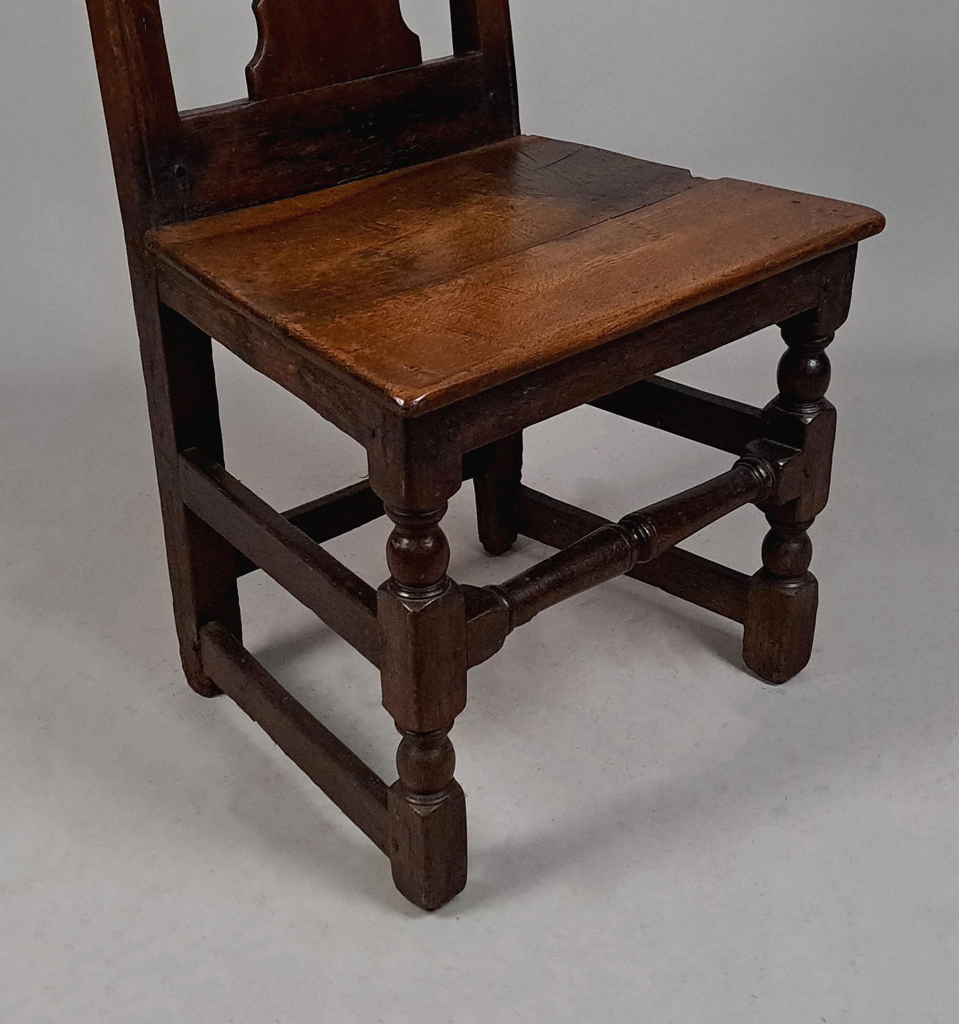 17th Century Irish Oak Slat Back Chair c. 1690 For Sale 2