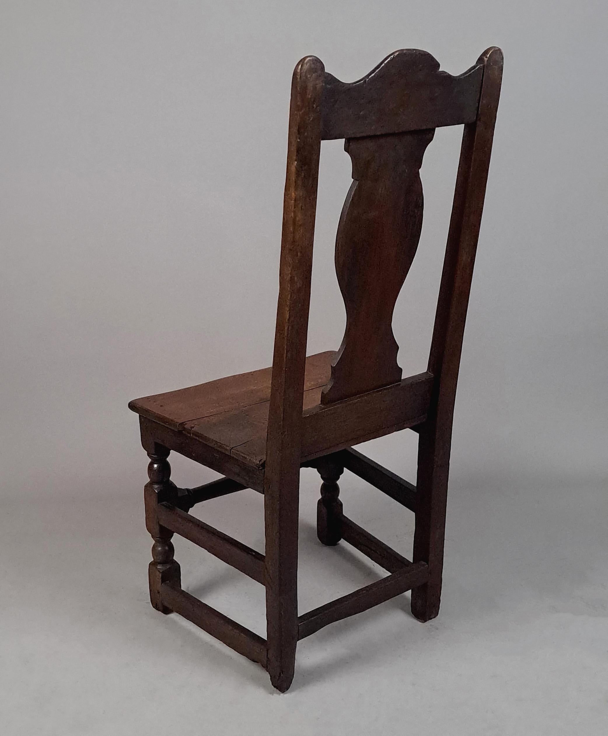 17th Century Irish Oak Slat Back Chair c. 1690 For Sale 3