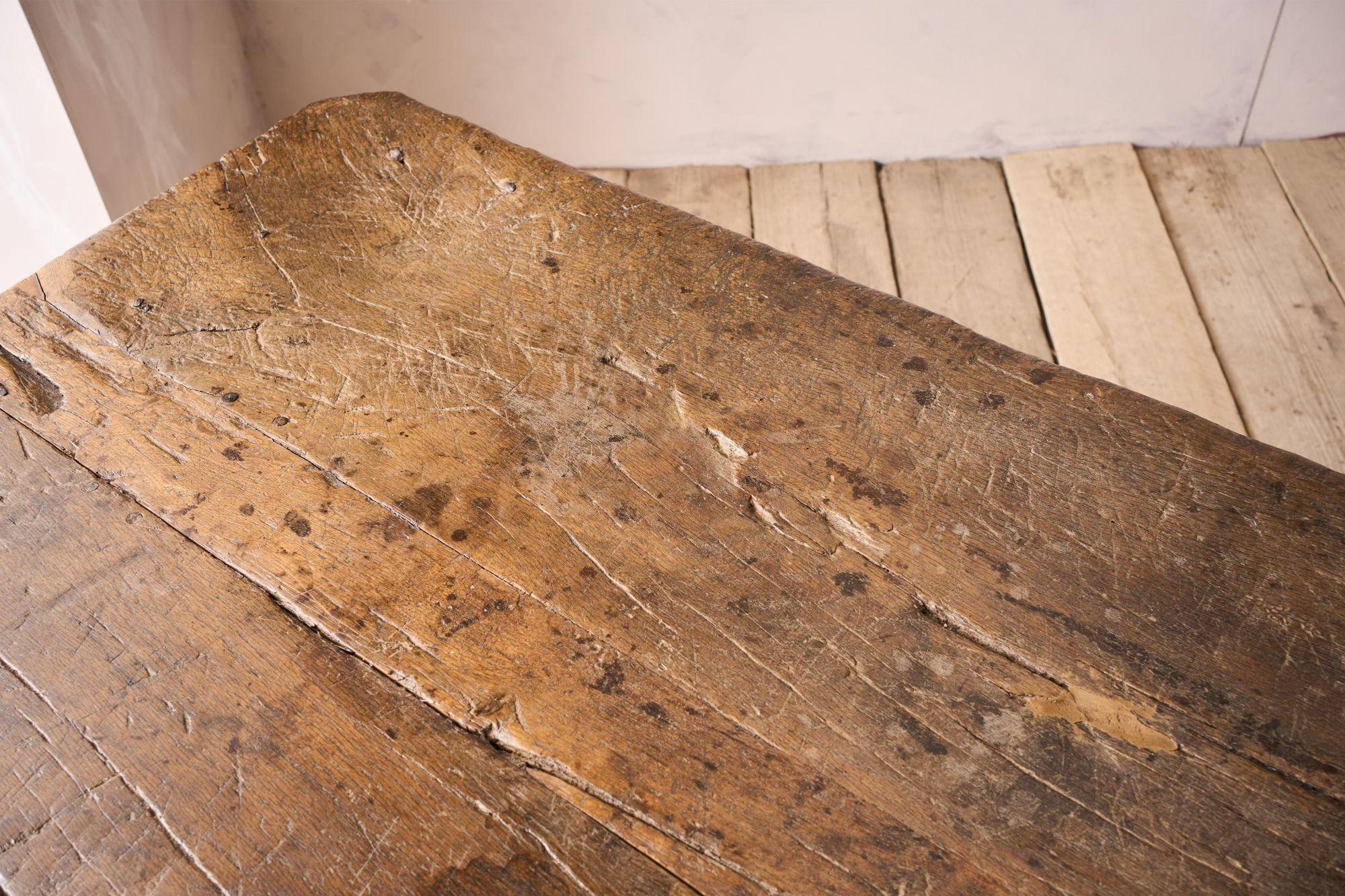 17th century Italian 6 legged console table For Sale 7