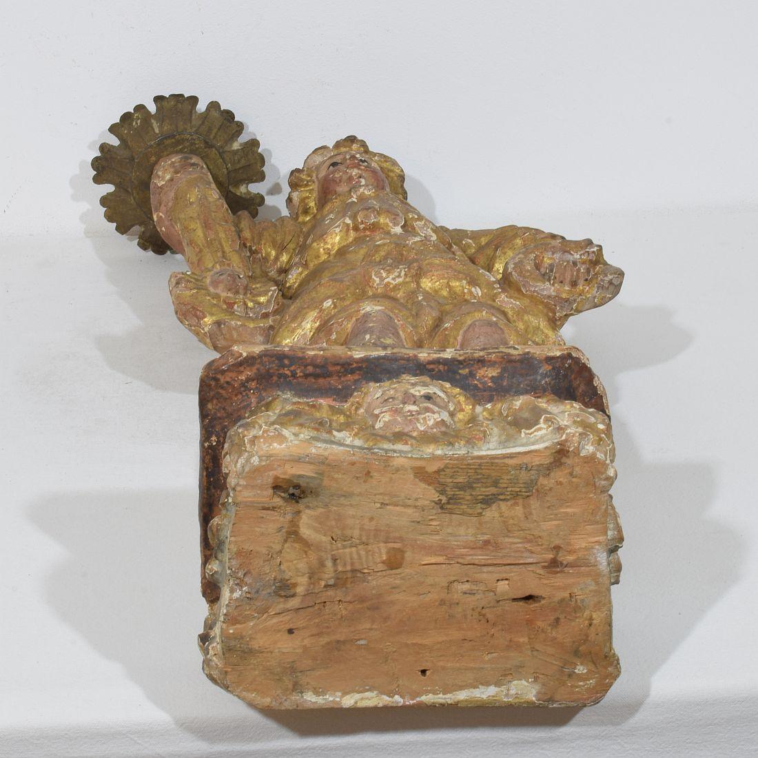 Figure d'ange baroque italienne du 17ème siècle avec bougeoir en vente 13