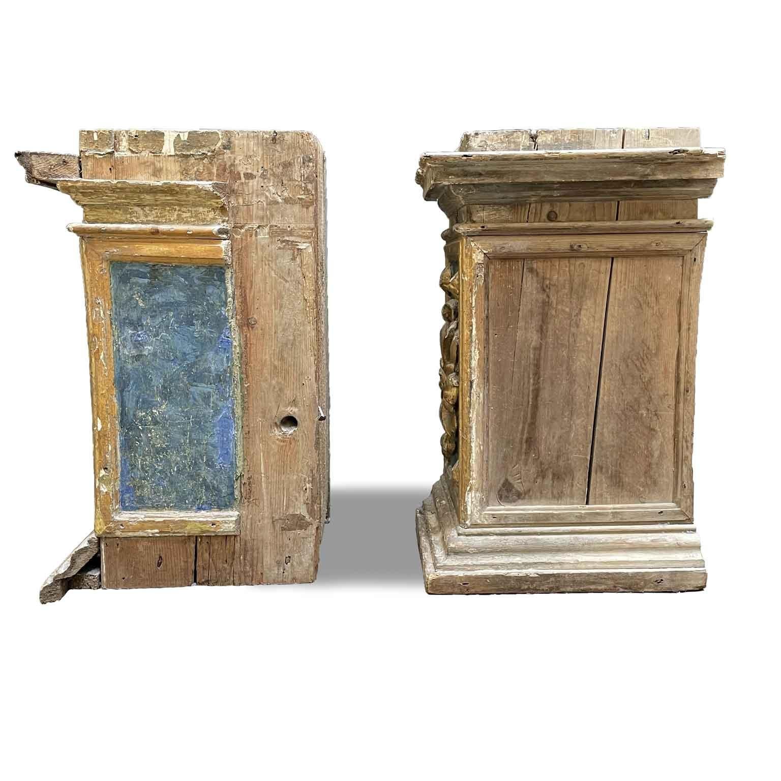 17th Century Italian Baroque Architectural Bases Carved Giltwood Elements Pair For Sale 8