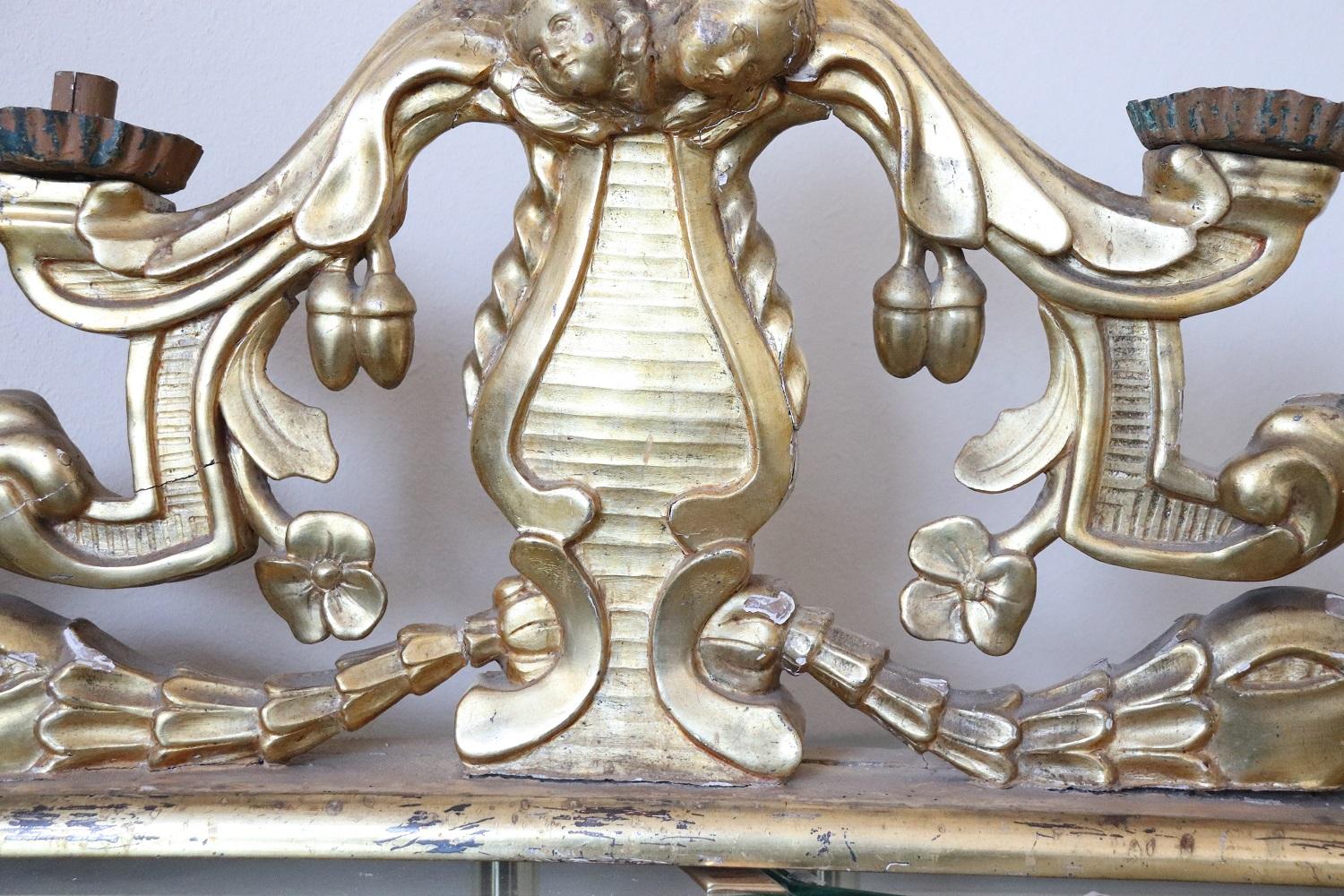 17th Century Italian Baroque Carved and Gilded Wood Pair of Antique Candelabrum For Sale 5