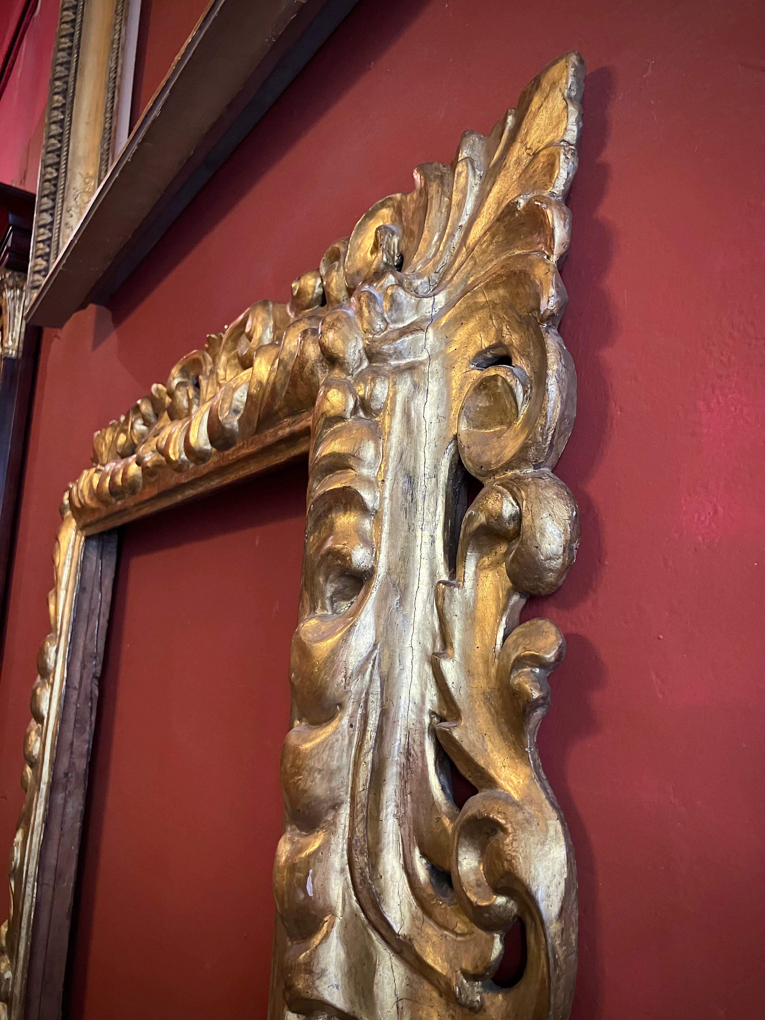 17. Jahrhundert Italienisch Barock Vergoldetes Holz Hand geschnitzt Rahmen im Zustand „Gut“ im Angebot in Firenze, IT