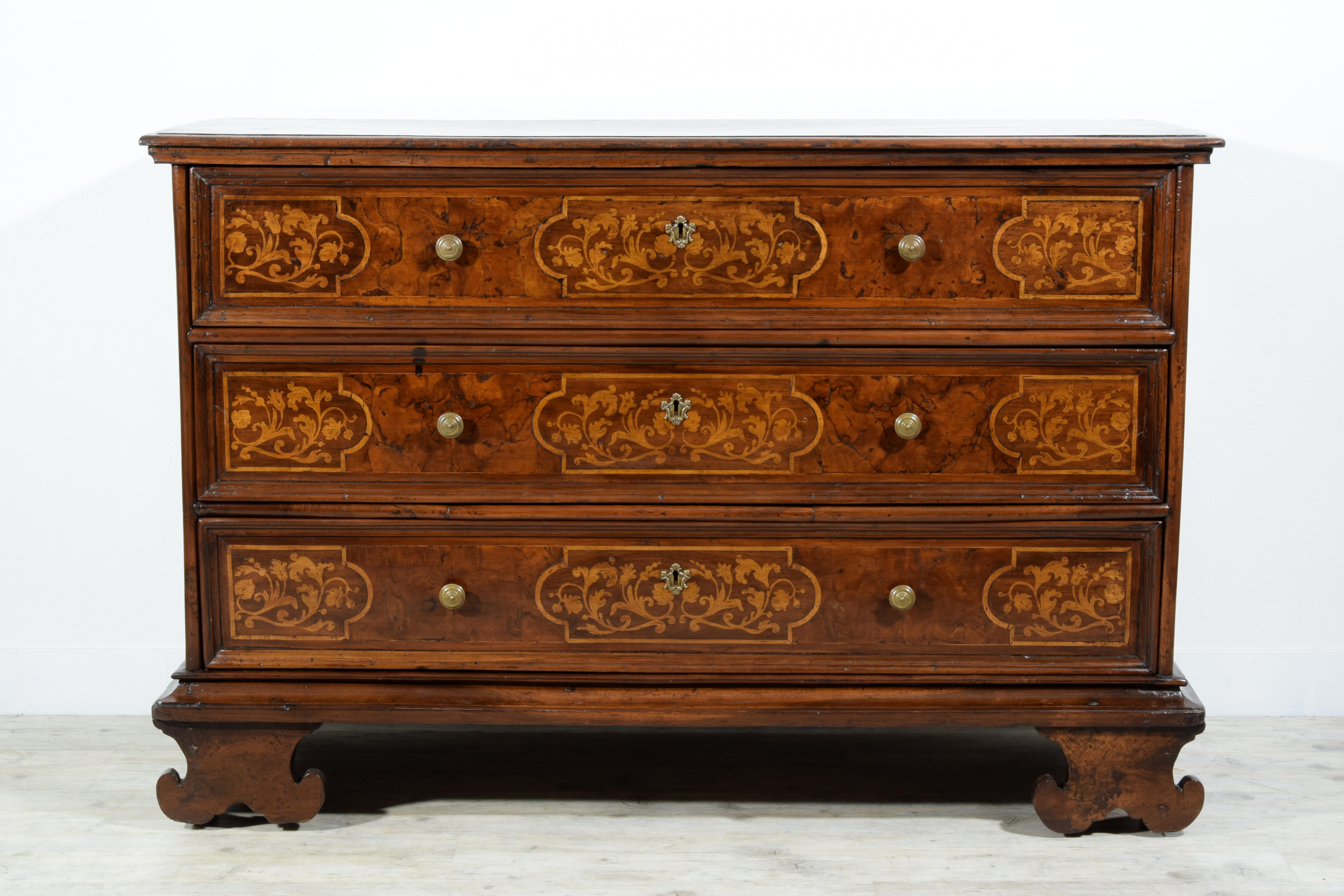 17th Century, Italian Baroque Large Walnut Chest of Drawers For Sale 13