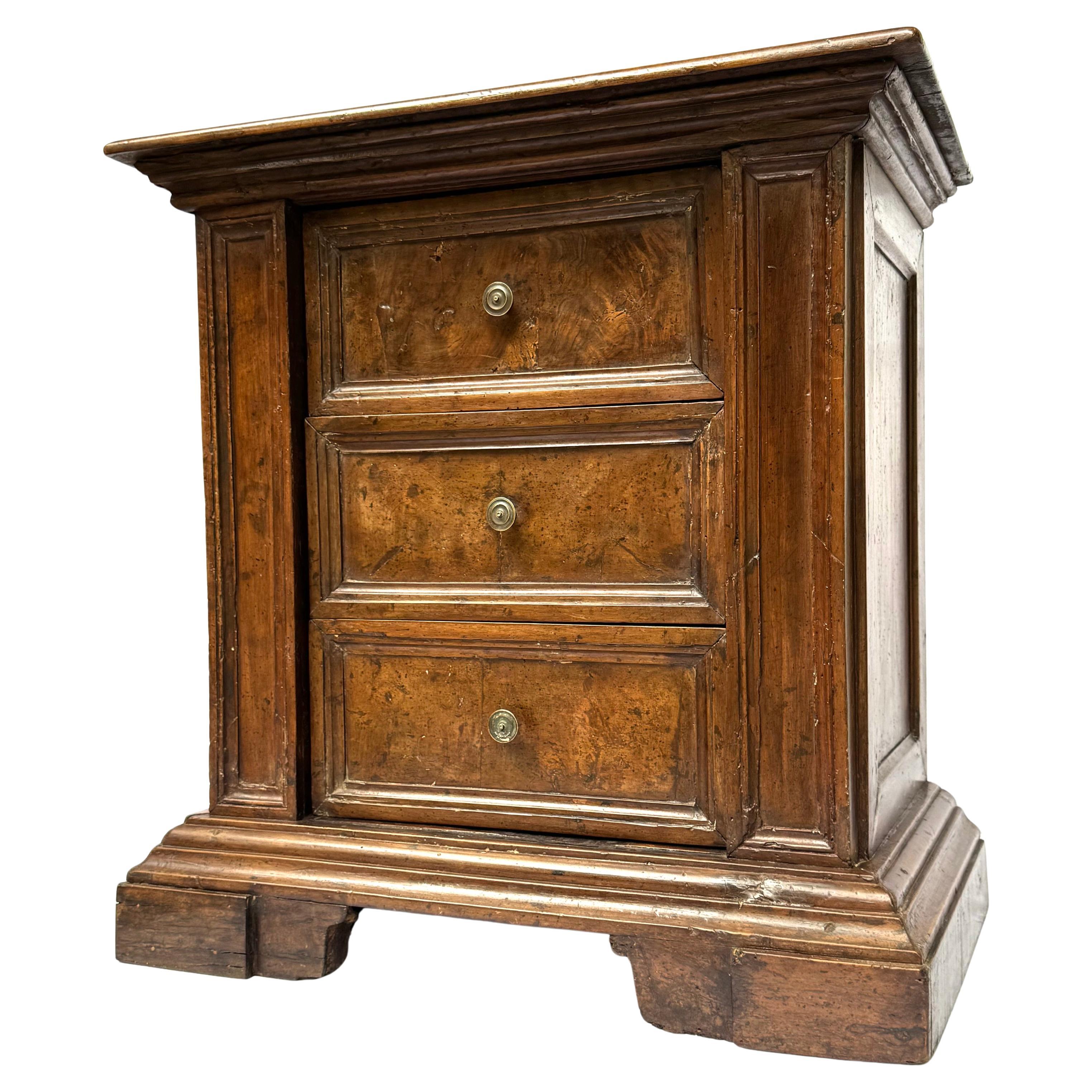 17th Century Italian Baroque Walnut Chest of Drawers – Milan