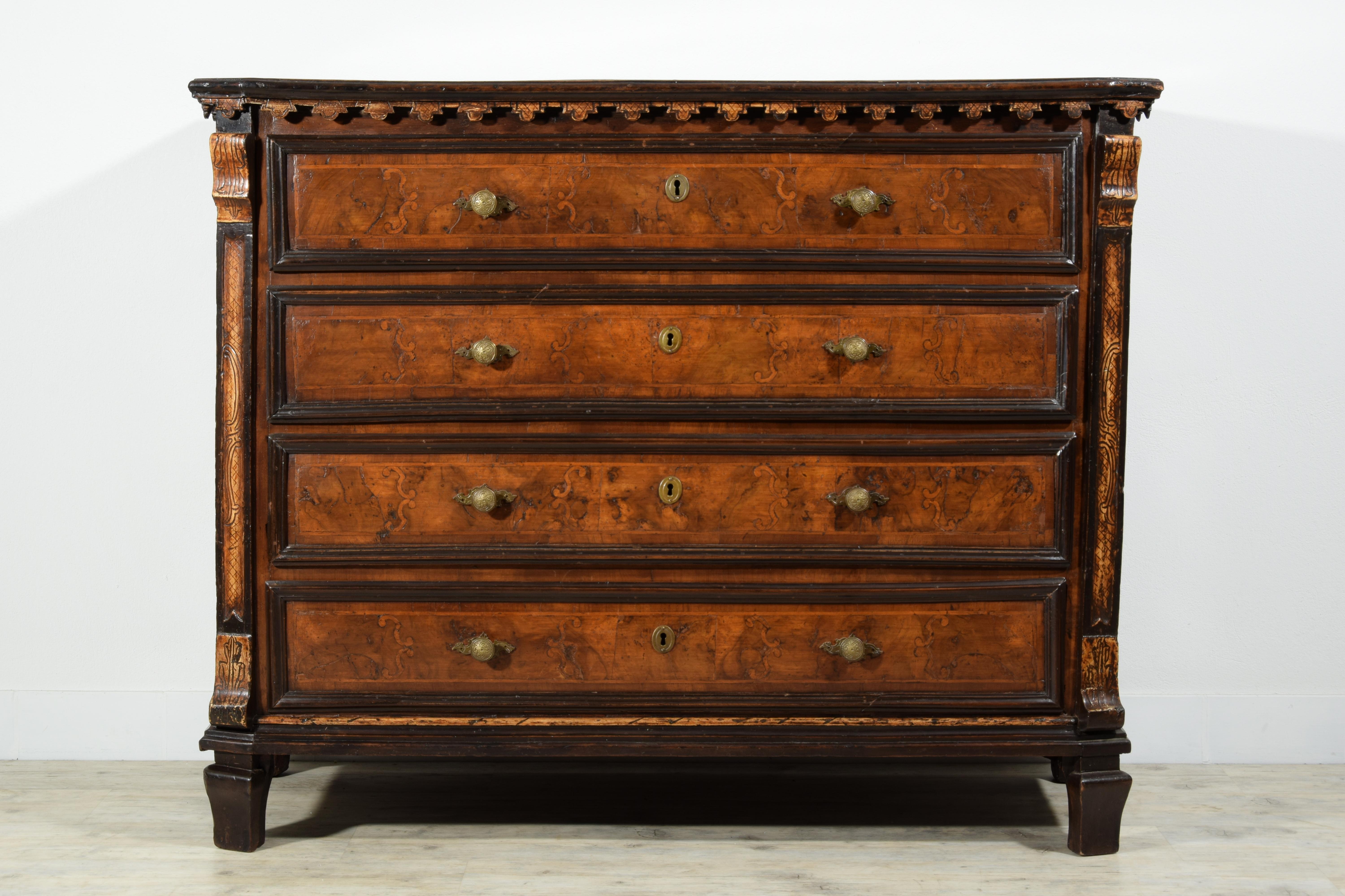 17th Century, Italian Baroque Walnut Chest of Drawers For Sale 9