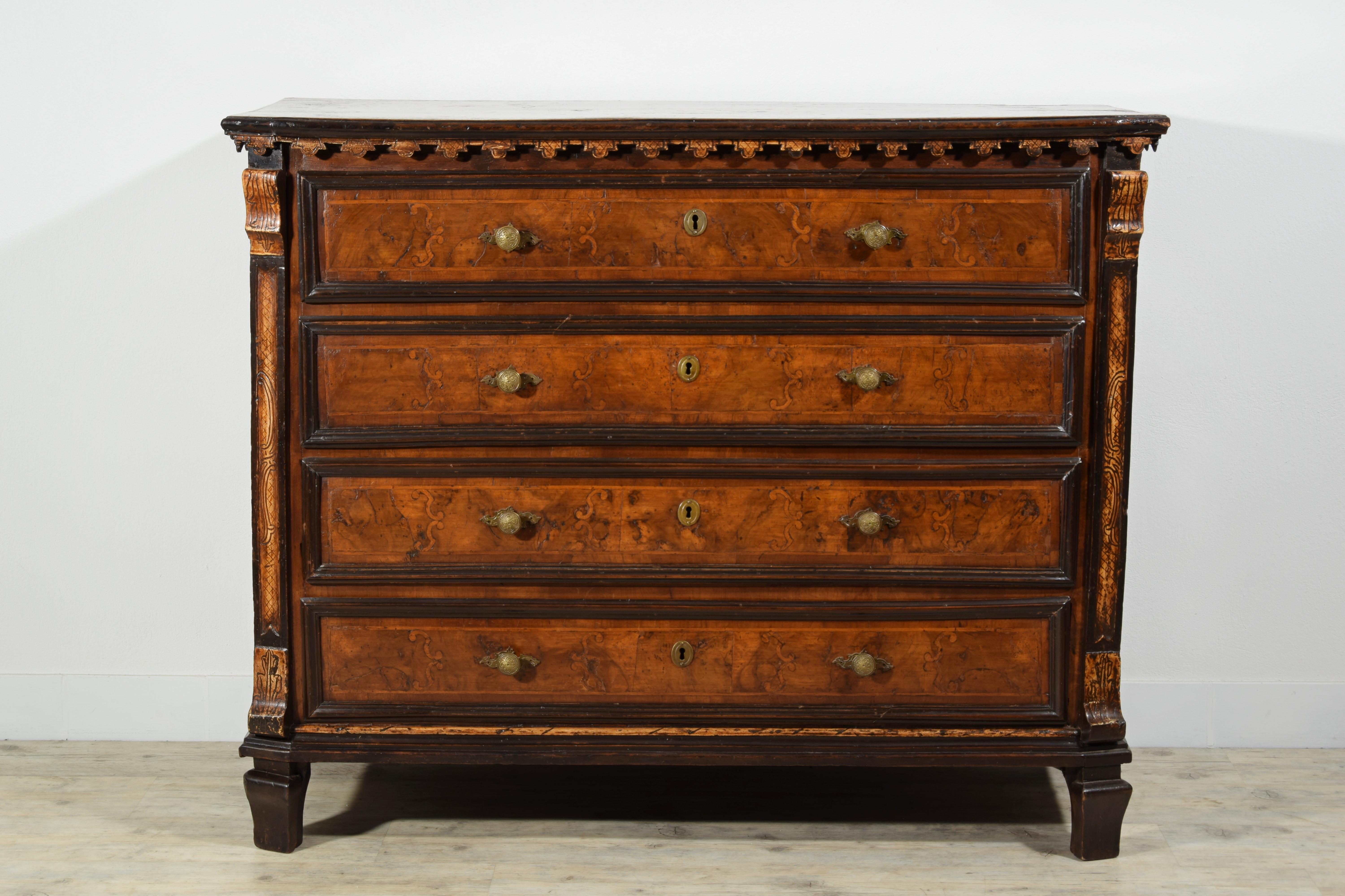 17th Century, Italian Baroque Walnut Chest of Drawers For Sale 13
