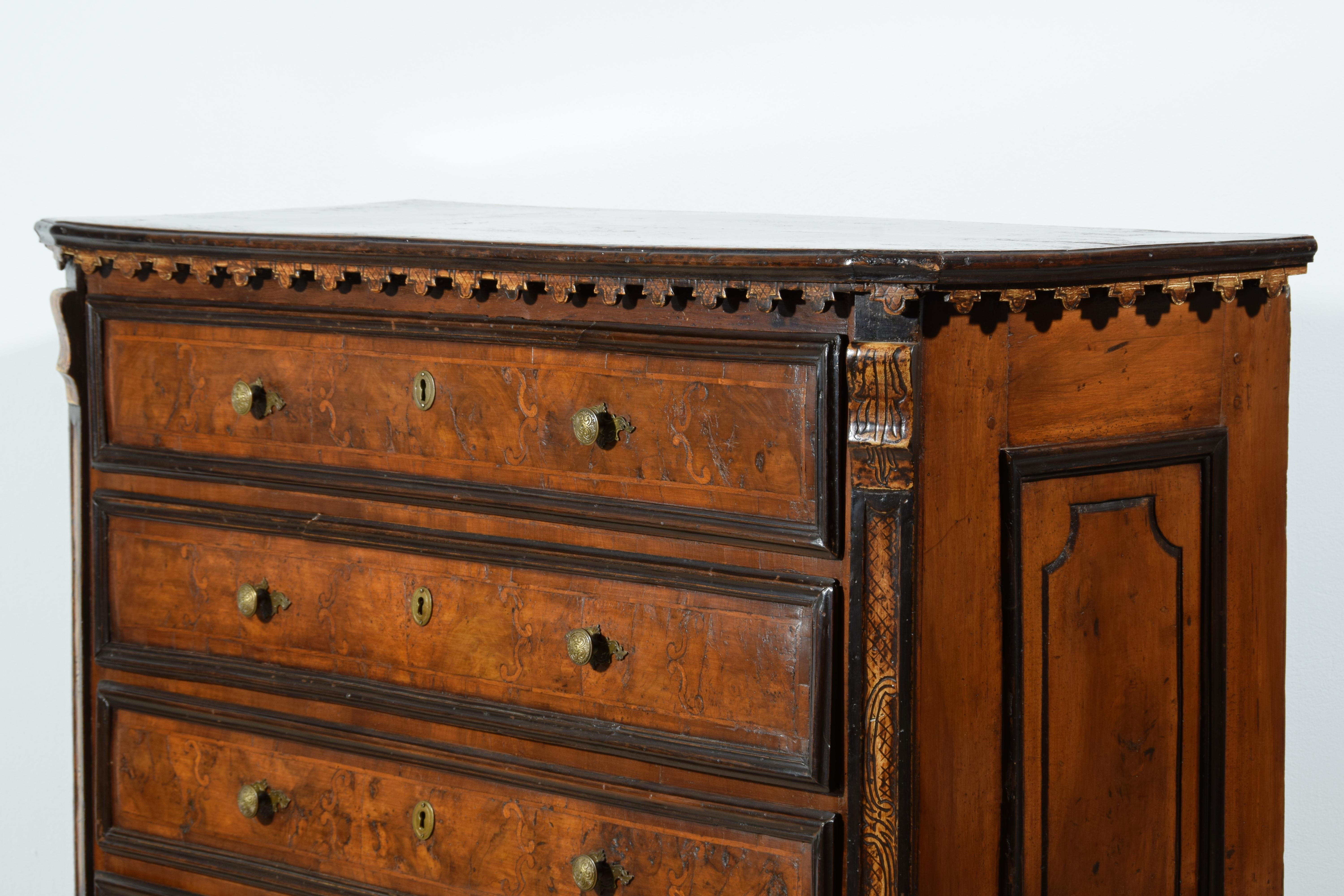17th Century, Italian Baroque Walnut Chest of Drawers For Sale 2