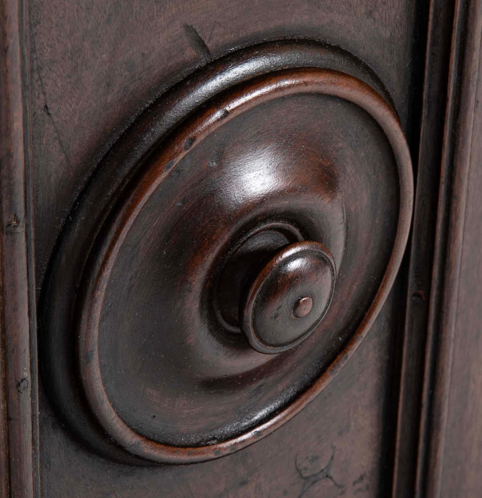 Crédence en noyer baroque italienne du 17e siècle en vente 1