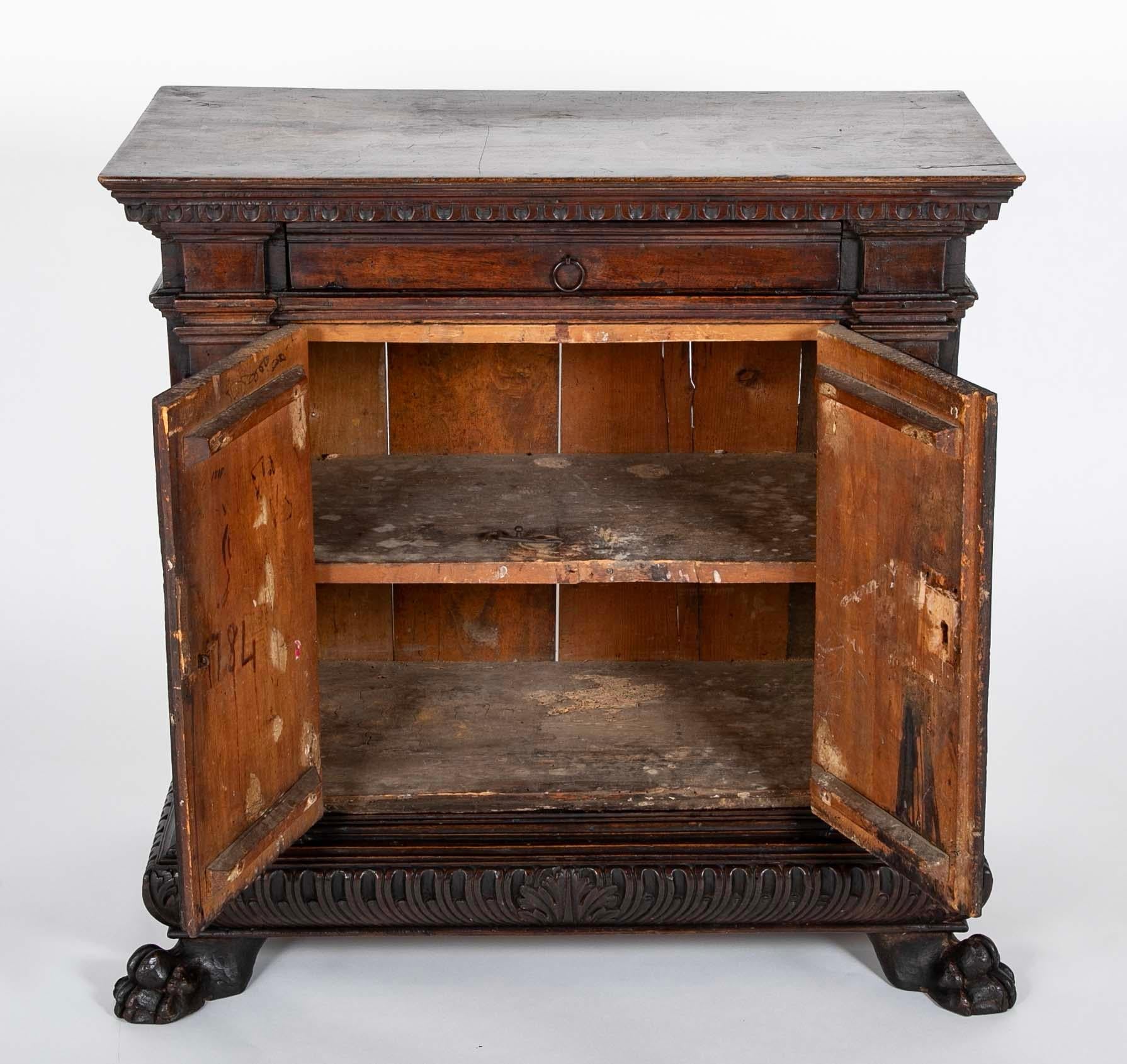 Crédence en noyer baroque italienne du 17e siècle en vente 2