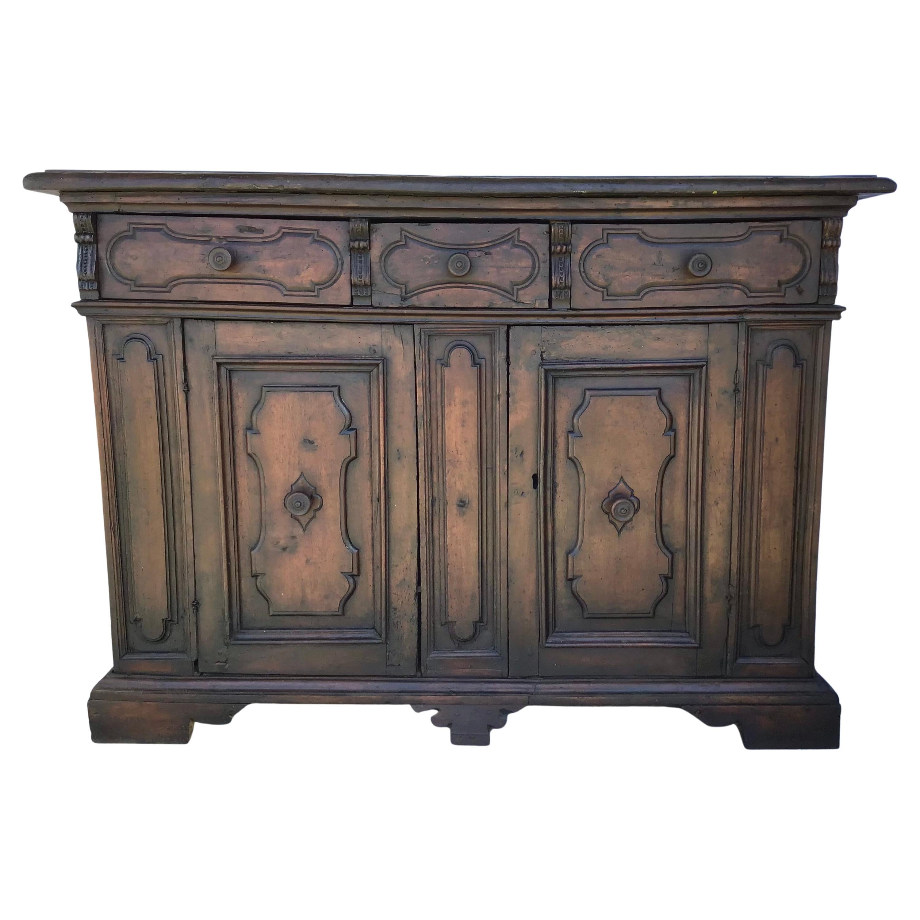 Italian 17th Century Tuscan Walnut Credenza For Sale at 1stDibs