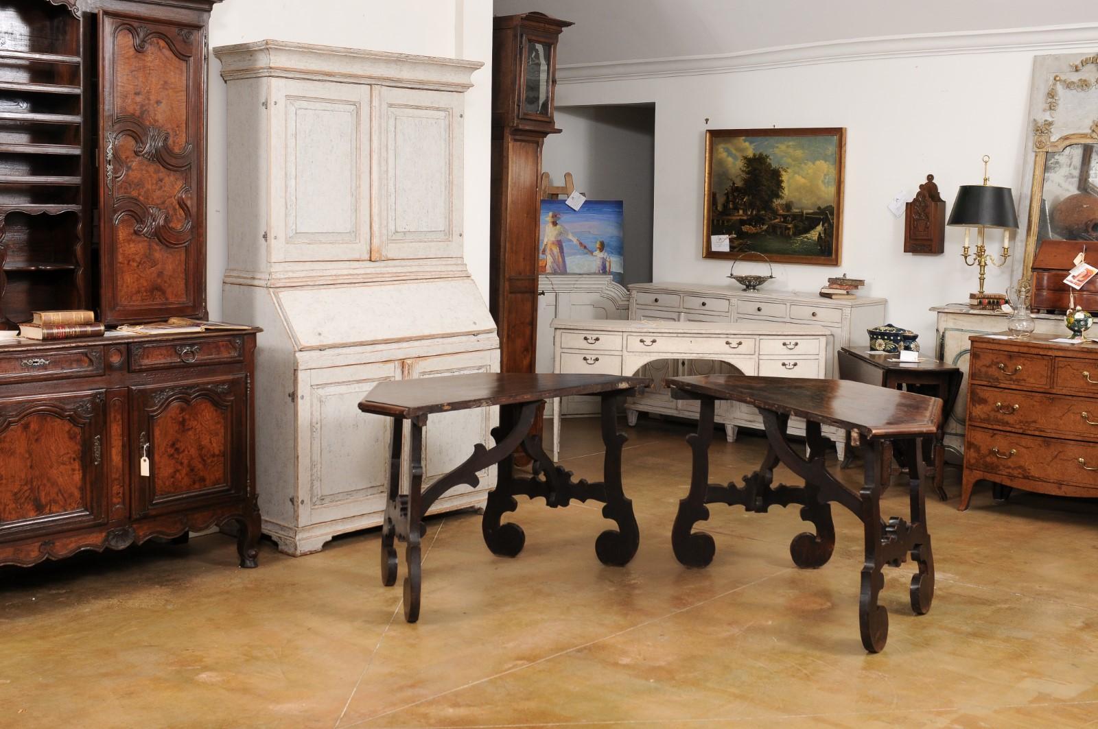 17th Century Italian Baroque Walnut Fratino Consoles with Carved Bases, a Pair For Sale 5