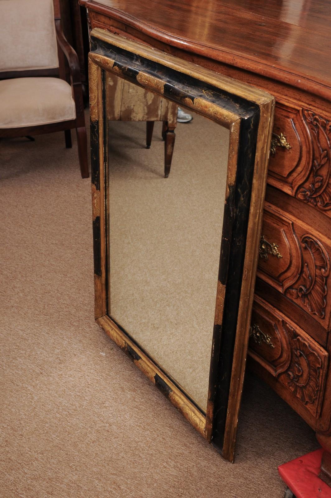 Miroir italien du 17e siècle en bois doré ébonisé et parcellaire en vente 4
