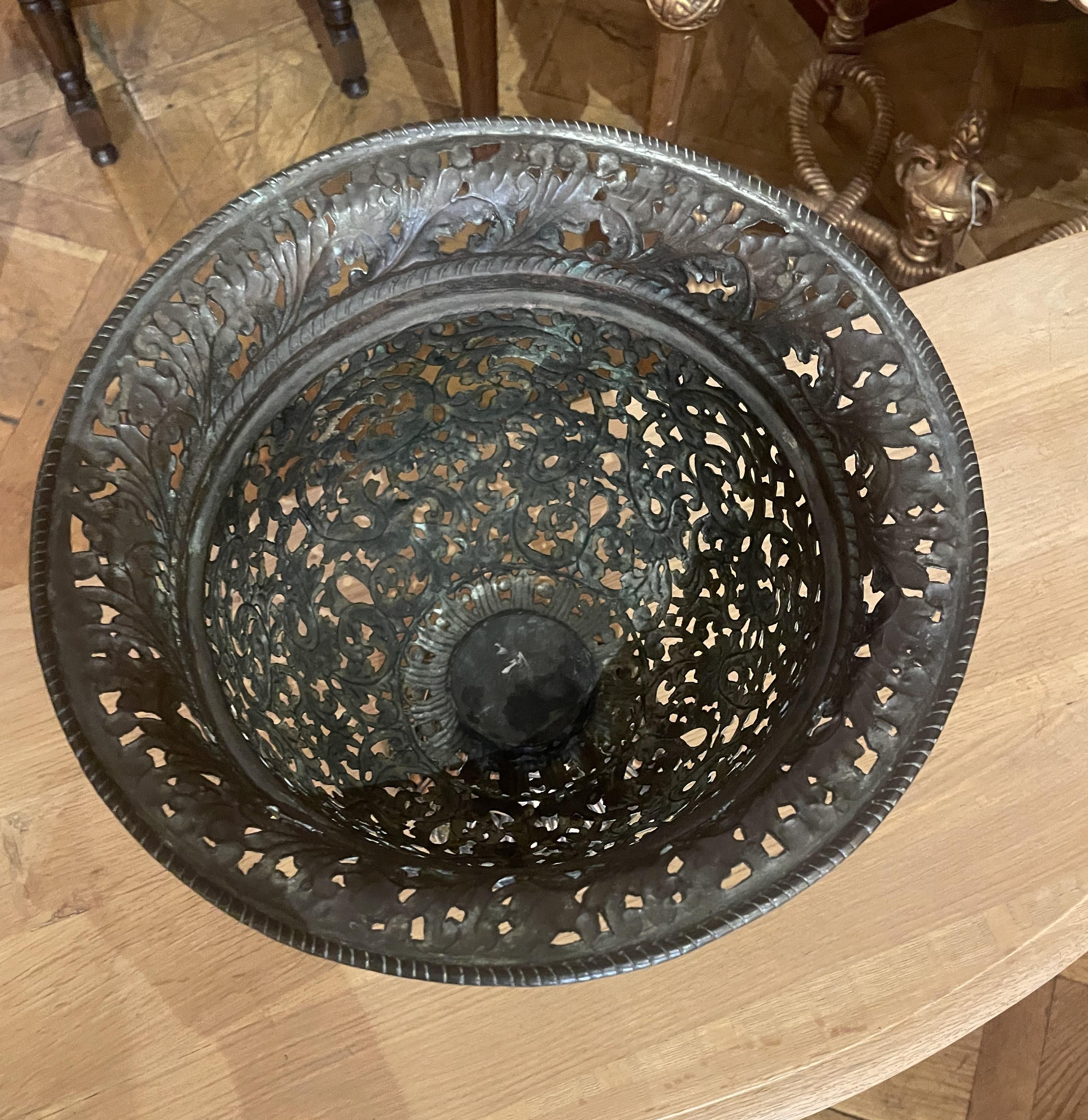Renaissance 17th Century Italian Bronze Cup Or Urn For Sale