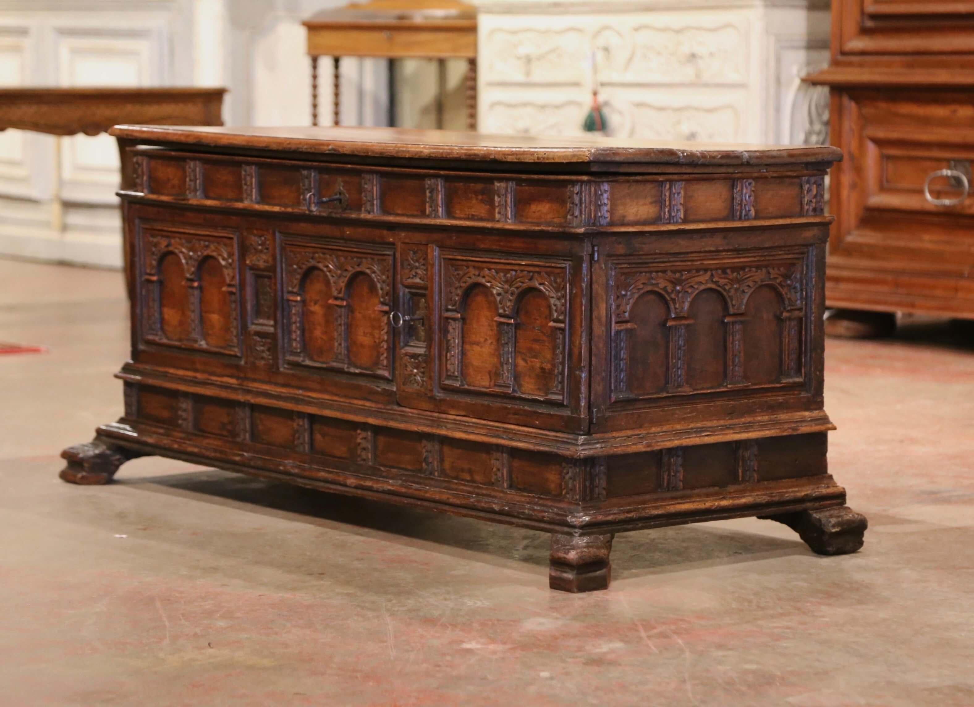 17th Century Italian Carved Cassone Trunk with Drawers and Inside Carved Panel For Sale 1