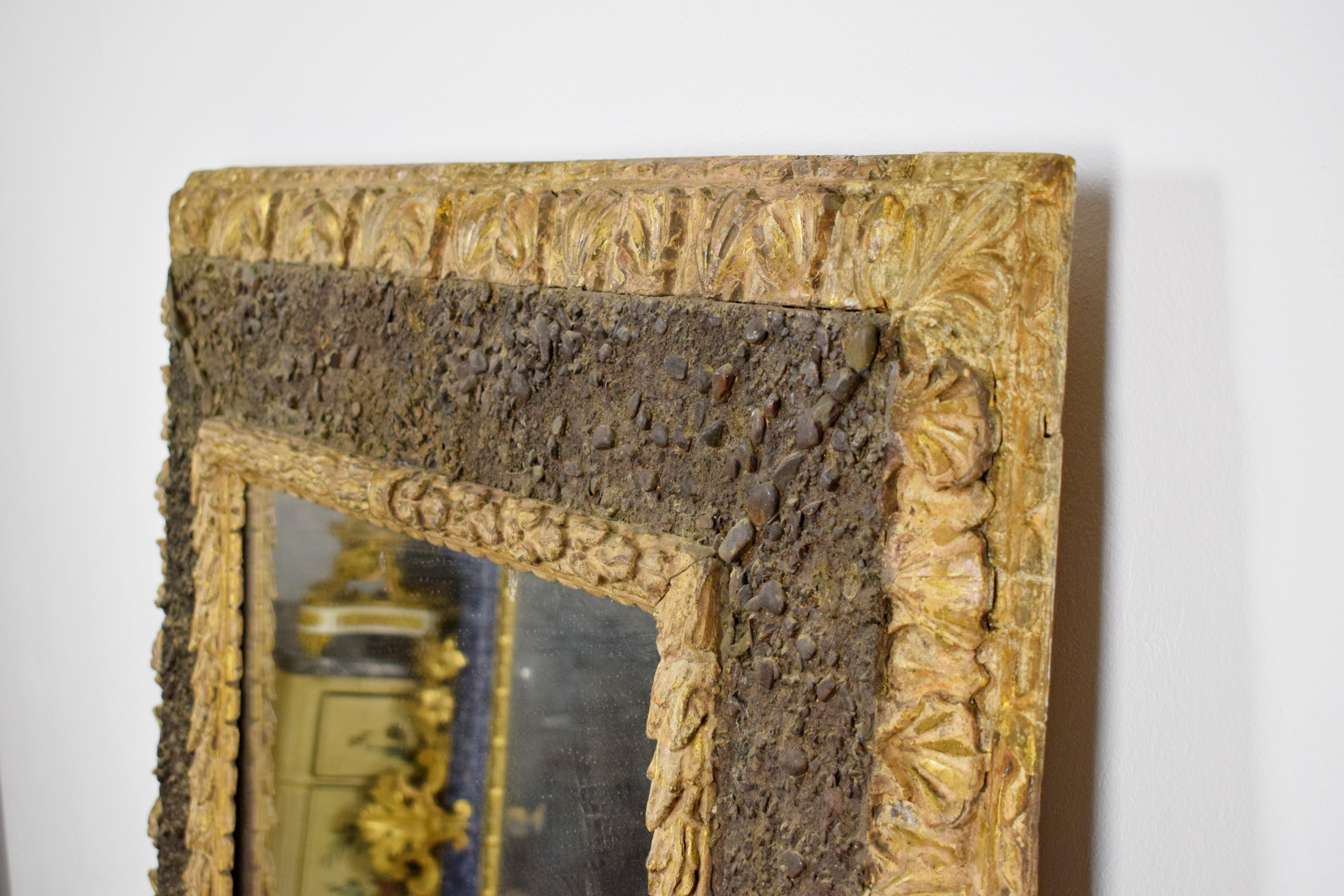 17th Century, Italian Carved Giltwood Mirror with Small Stones For Sale 6