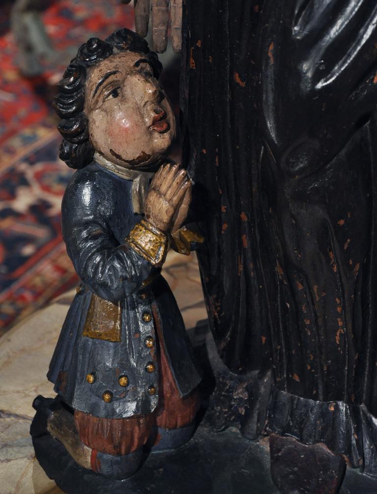 Composición escultórica italiana del siglo XVII San Nicolás tallado y pintado 5