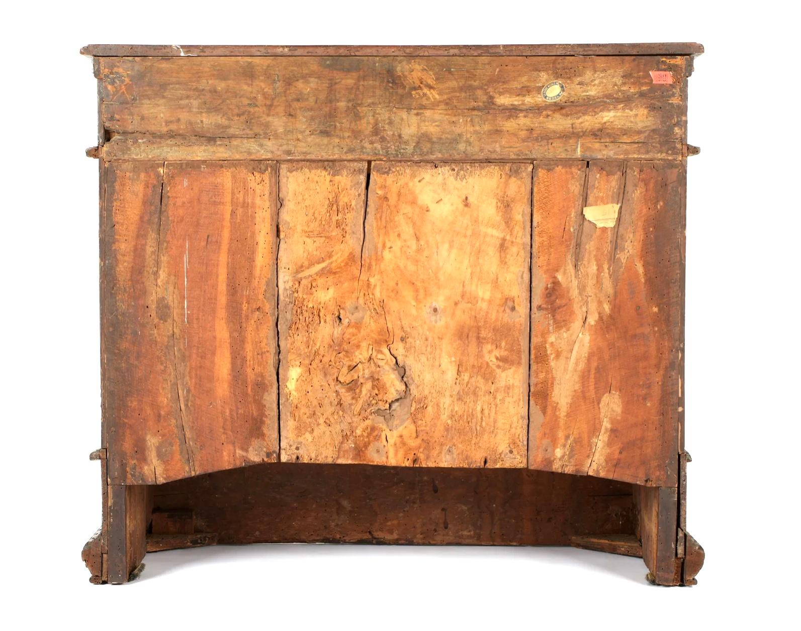 Credenza italiana de nogal tallado del siglo XVII Nogal en venta