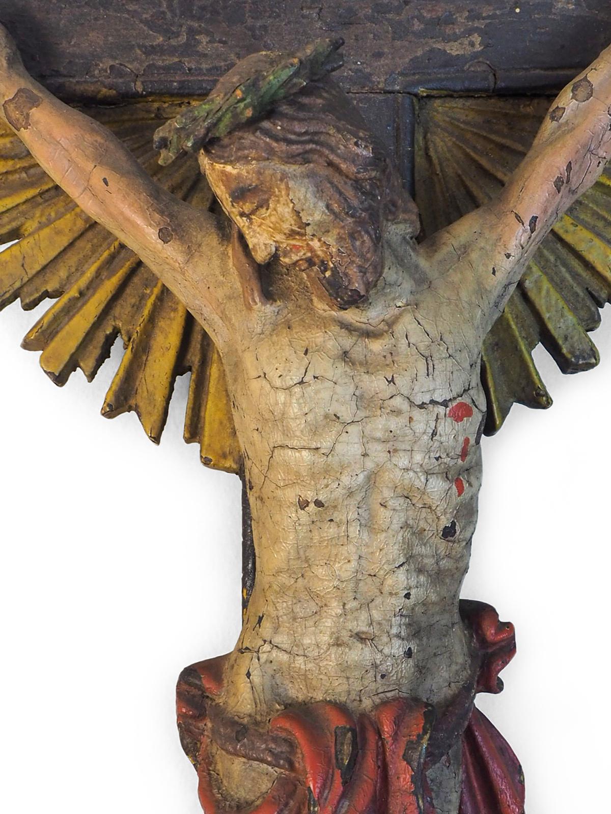Corpus Christi italien du 17e siècle en bois sculpté et peint en polychromie
Crucifix/Croix en étoile

Un excellent exemple avec des détails sculptés complexes sur la face du corps.
et le corps

Fixation murale, peut être à l'origine sur un