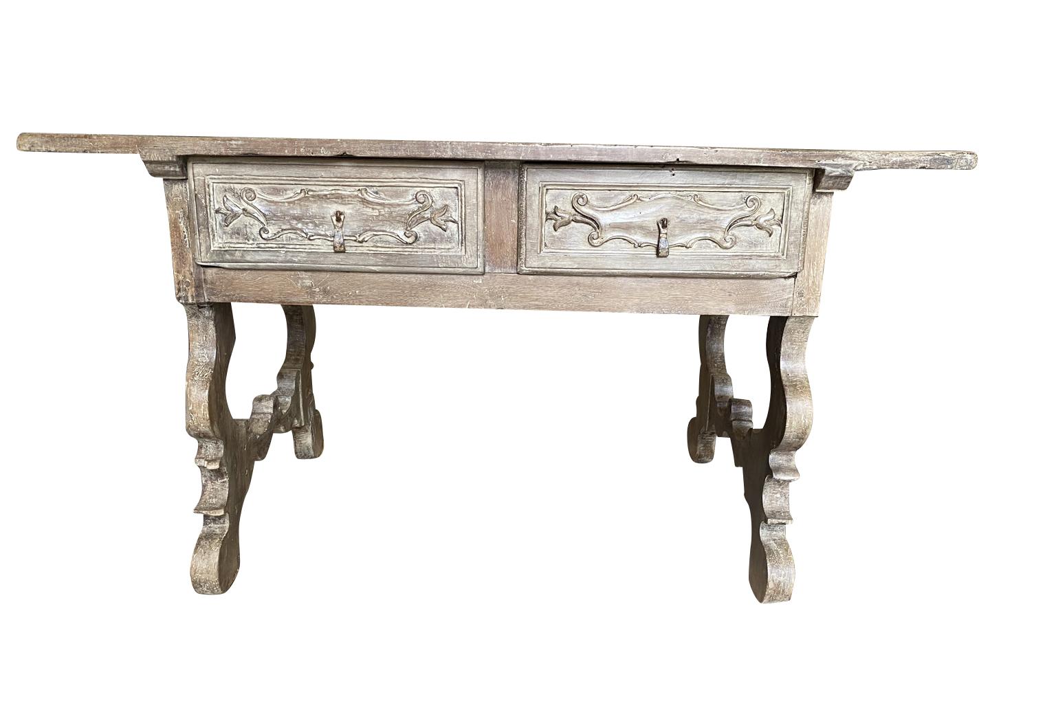 Italienischer Mitteltisch, Schreibtisch aus dem 17. Jahrhundert im Zustand „Gut“ im Angebot in Atlanta, GA