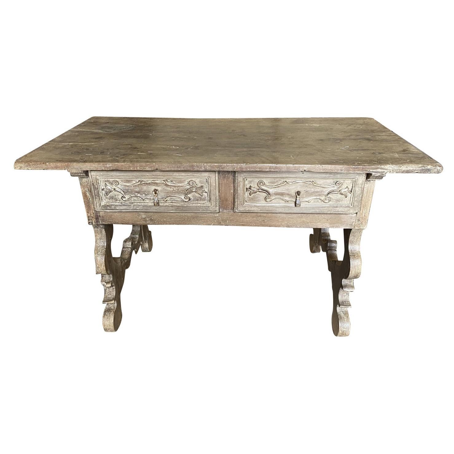 17th Century Italian Center Table, Writing Table For Sale