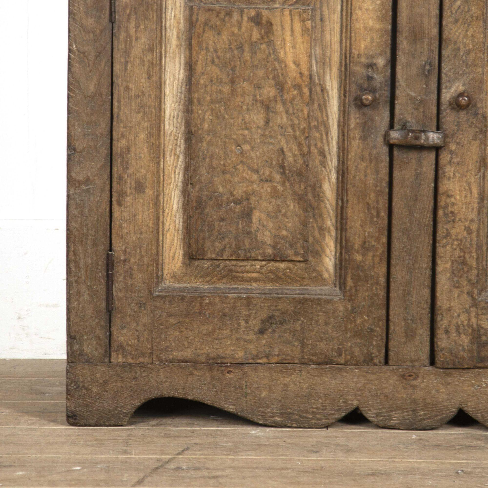 17th Century Italian Chestnut Dresser For Sale 1