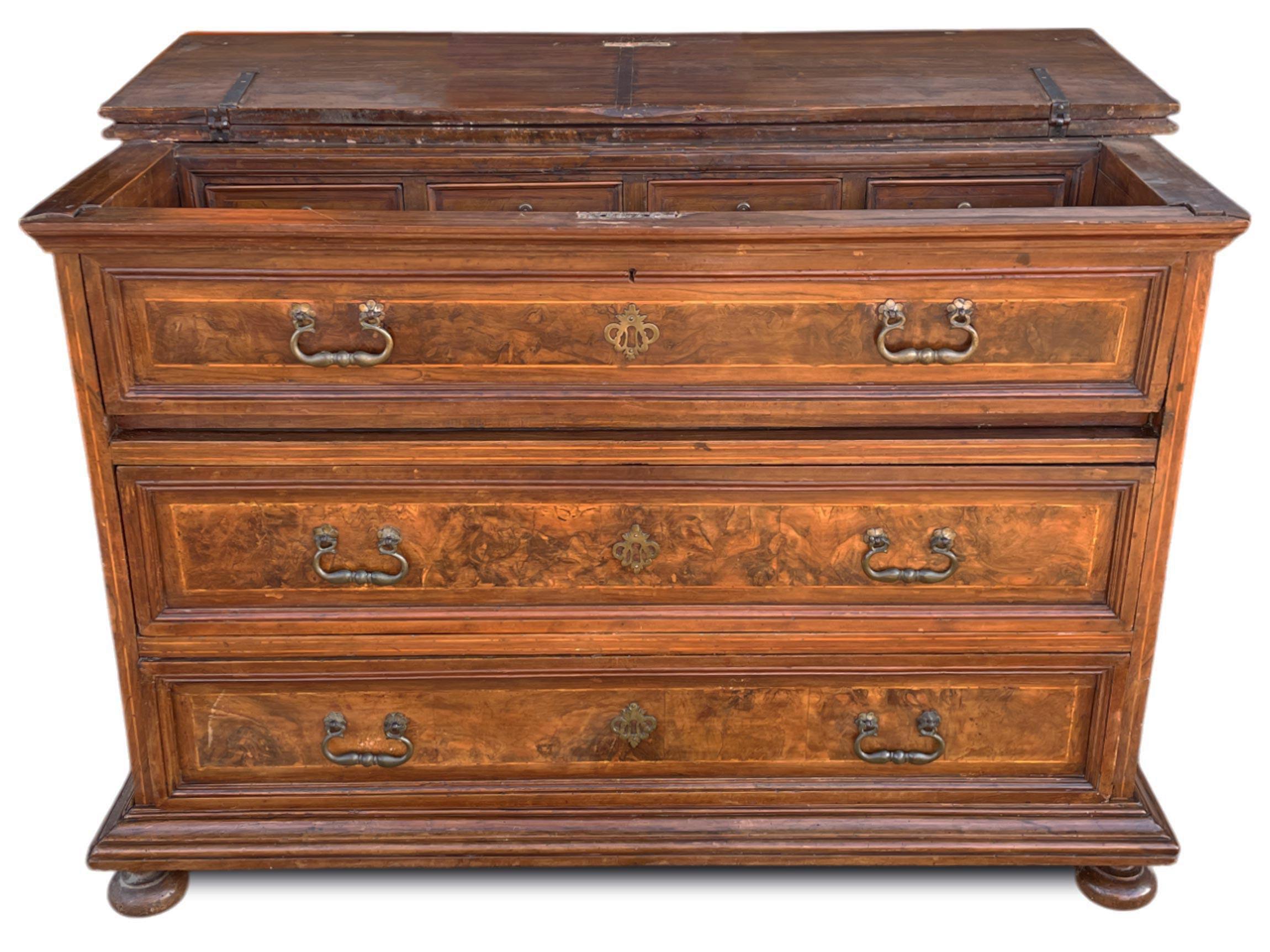 17th Century Italian Commode with Secretaire For Sale 13