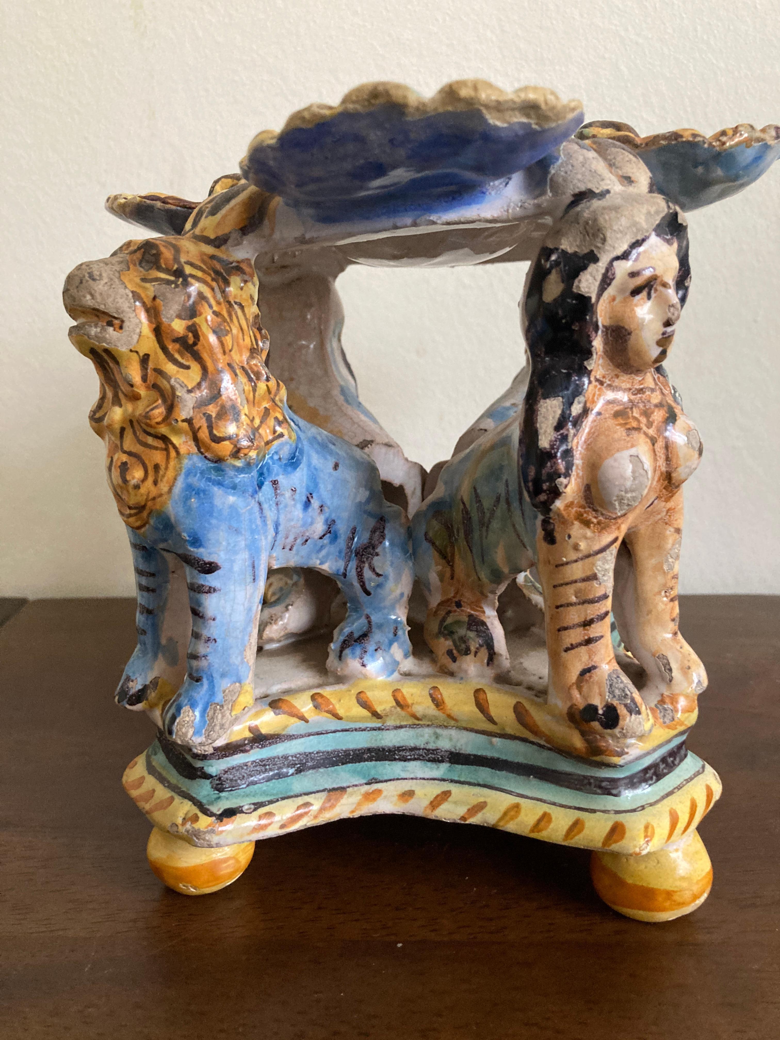 17th Century Italian Deruta Maiolica Salt In Distressed Condition For Sale In Basildon, GB
