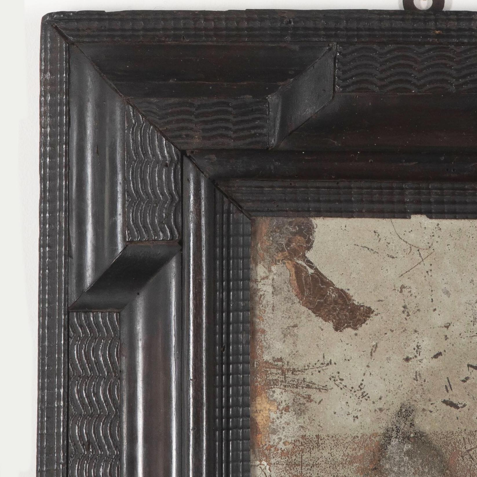 Italienischer Ripple-Spiegel des 17. Jahrhunderts aus Ebonit (Barock) im Angebot
