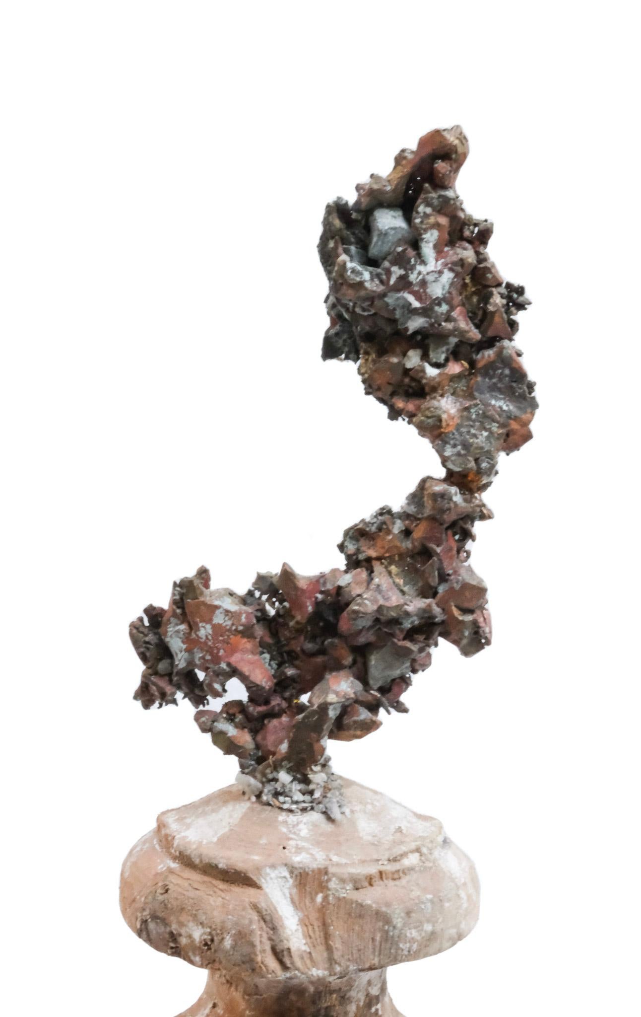 Rococo Vase d'église italien du 17ème siècle « Fragment de fleurs » avec cuivre de forme libre en vente