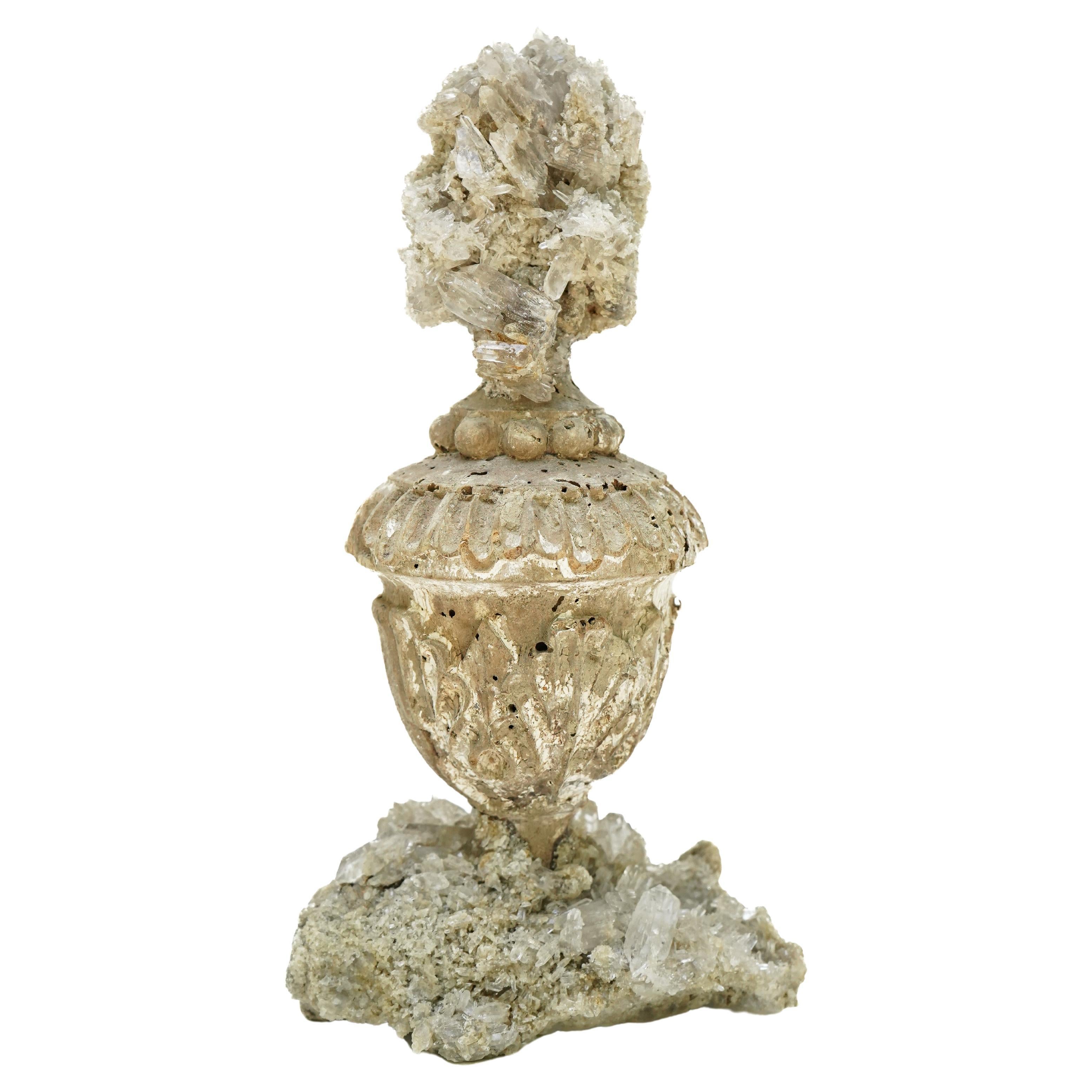 Italienische Vase „Florence Fragment“ aus dem 17. Jahrhundert mit Kristallquarz-Cluster