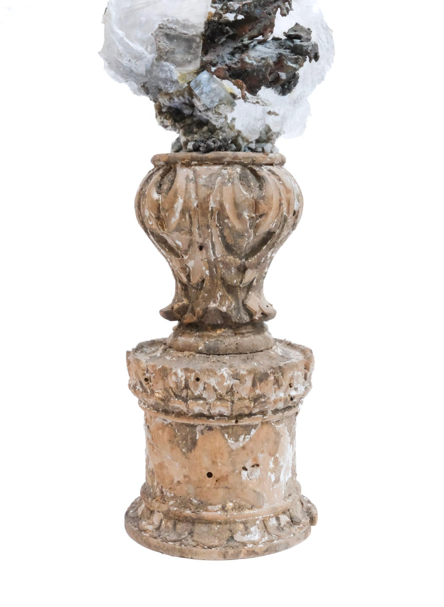 Rococò Frammento di Firenze del XVII secolo con rame a forma libera e selenite in vendita