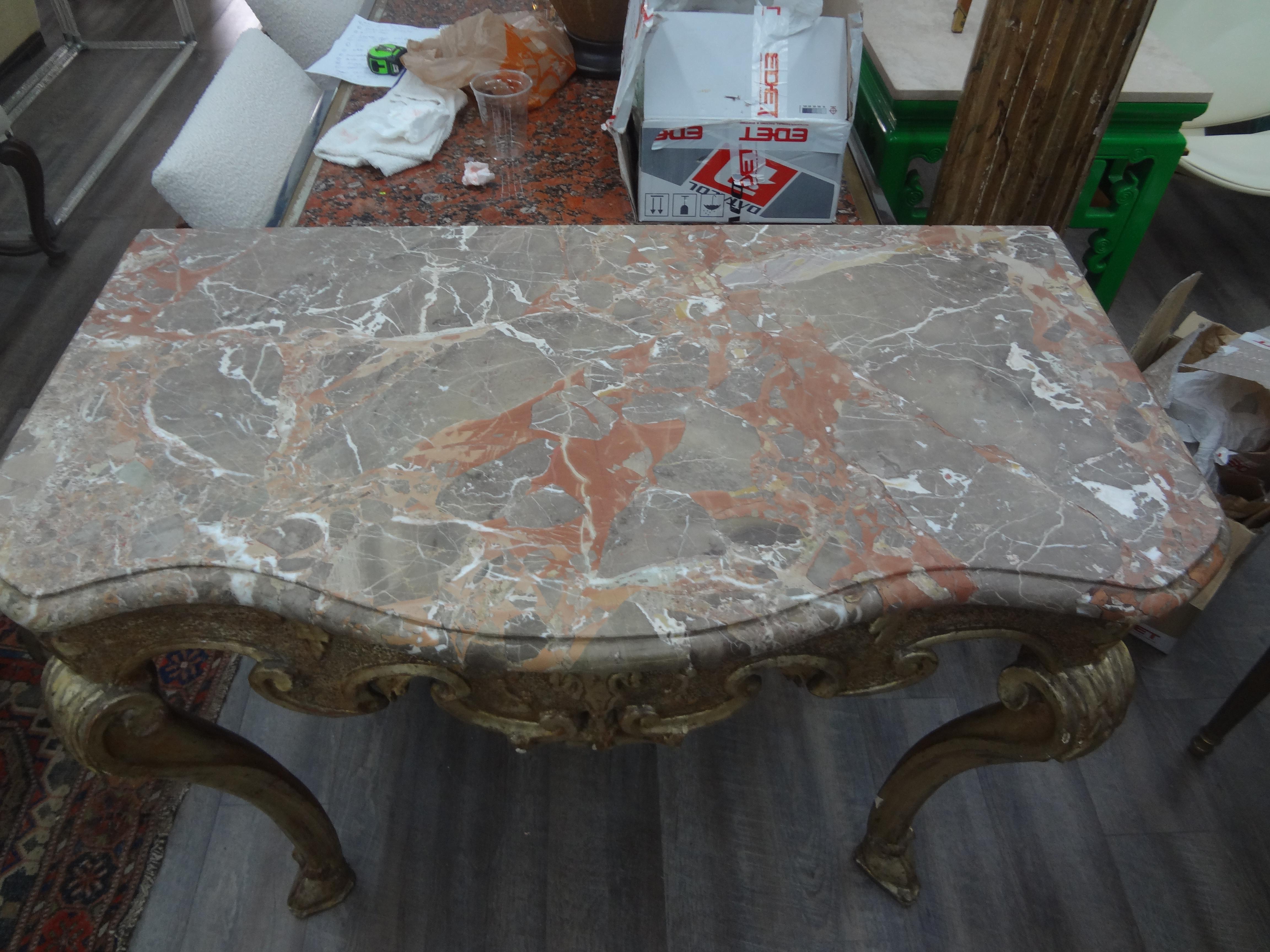 17th Century Italian Louis XIV Giltwood Console Table From Naples For Sale 6