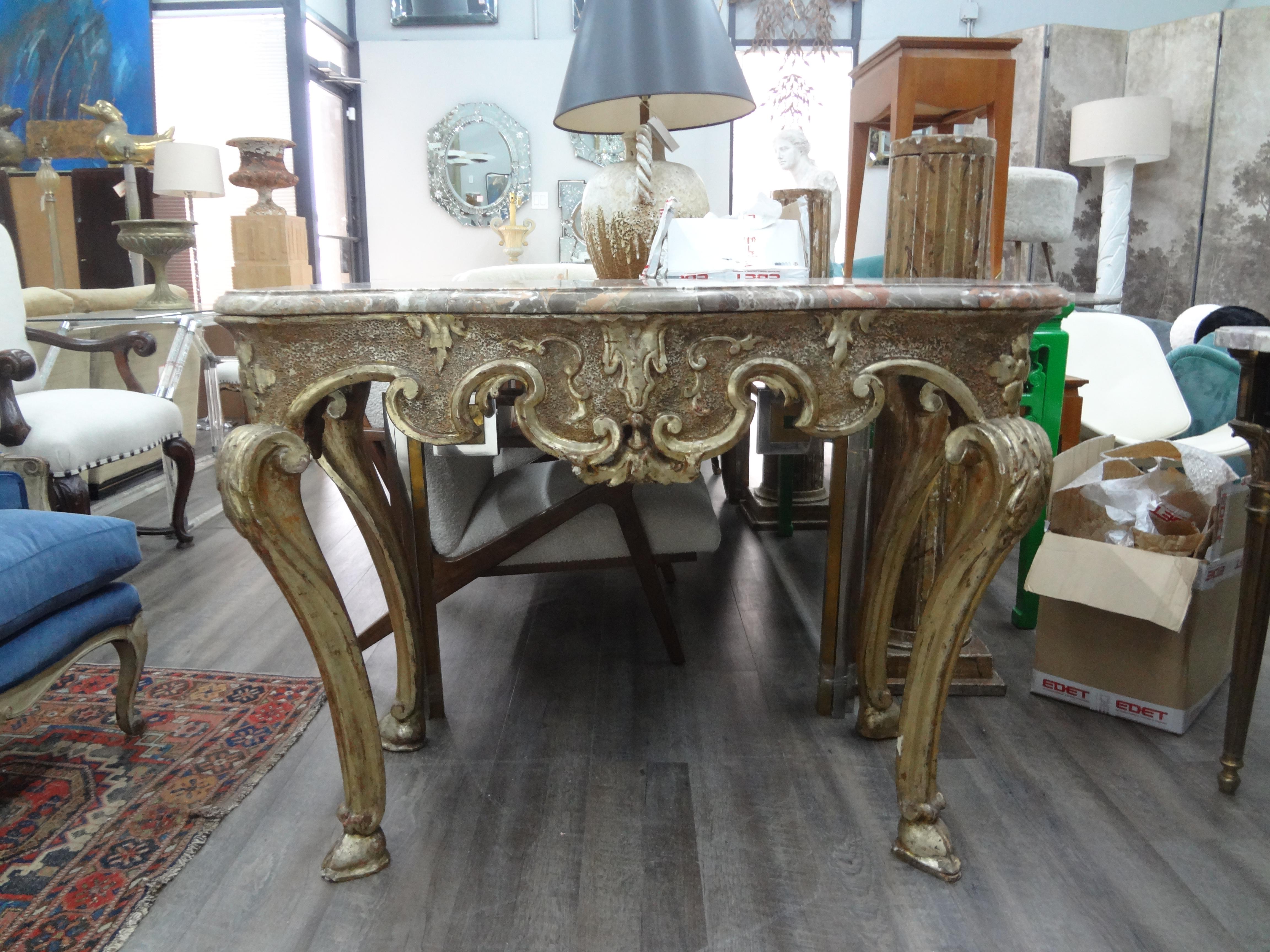 17th Century Italian Giltwood Console Table From Naples For Sale 7