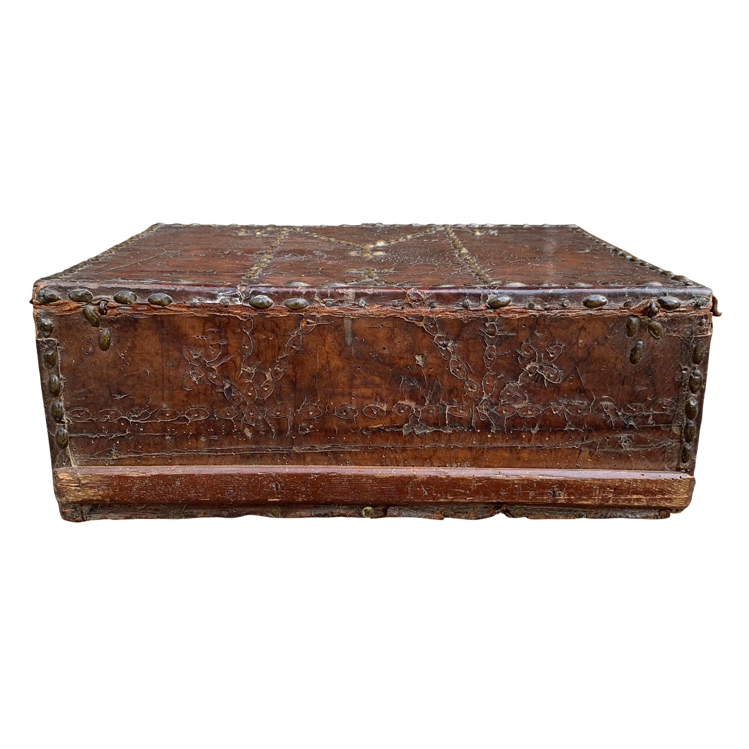 17th Century Italian Leather Trunk In Good Condition In Chicago, IL